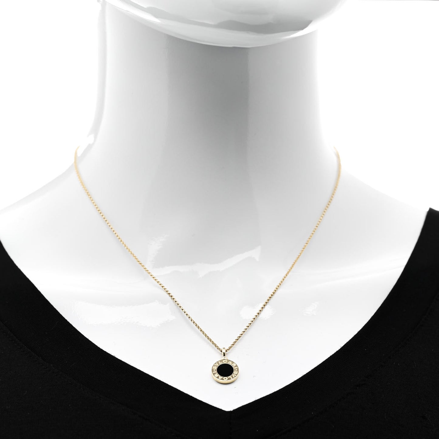 18K Yellow Gold Black Onyx BVLGARI BVLGARI Pendant Necklace