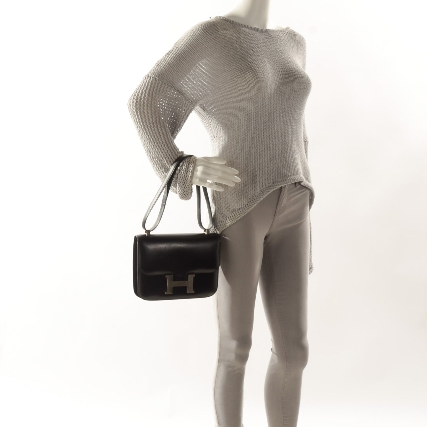 Box Constance 23 Black