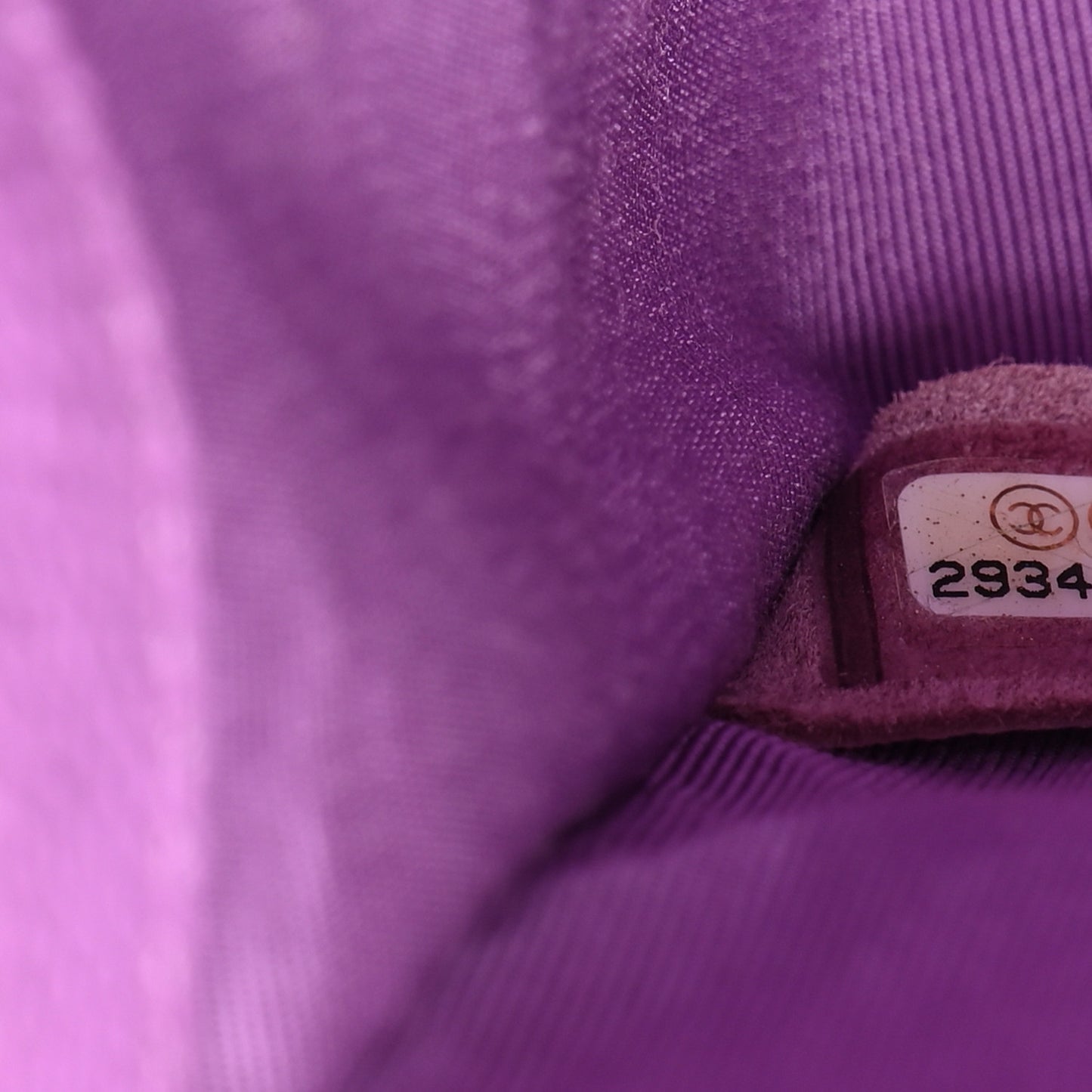 Caviar Quilted Medium Boy Flap Purple