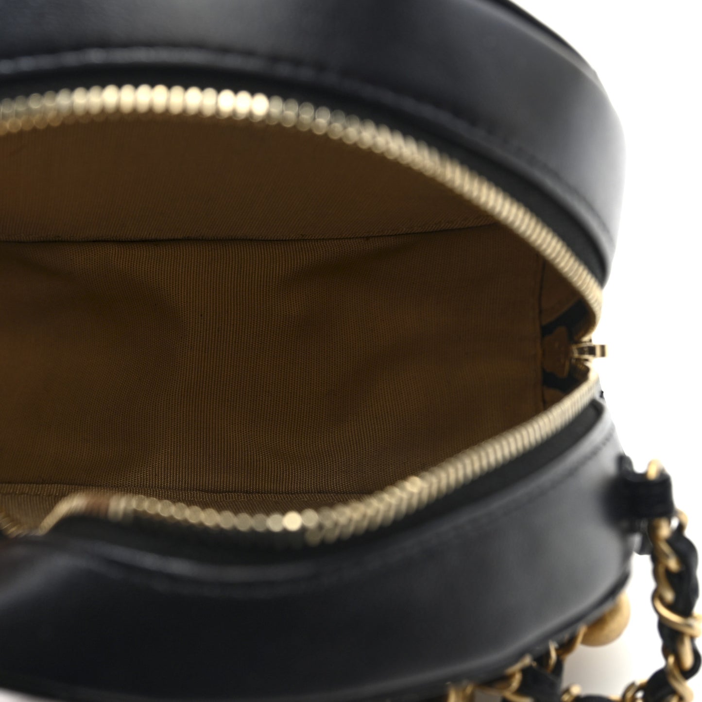 Lambskin Quilted Round Pearl Crush Clutch With Chain Black