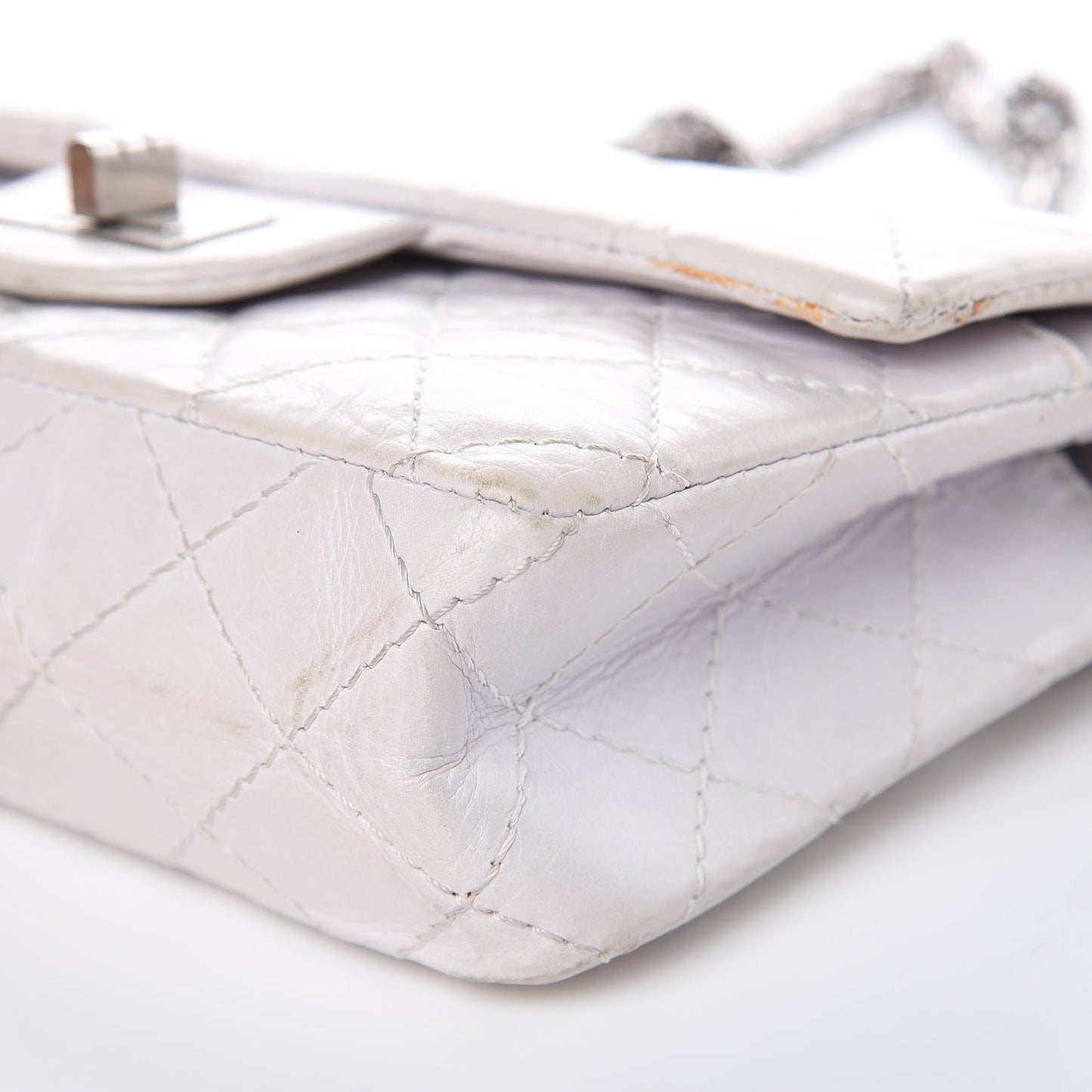 Aged Calfskin 50th Anniversary 2.55 Reissue 224 Flap White
