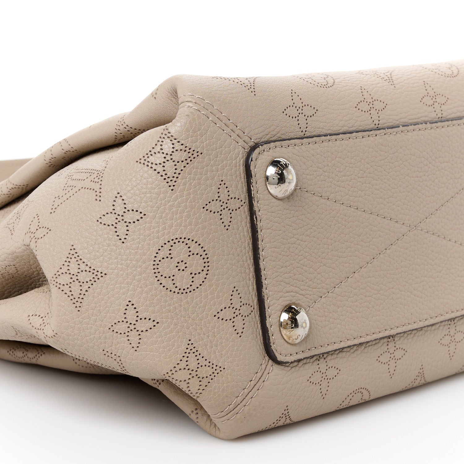 Louis Vuitton Mahina Babylone Chain BB Galet 9 of 10