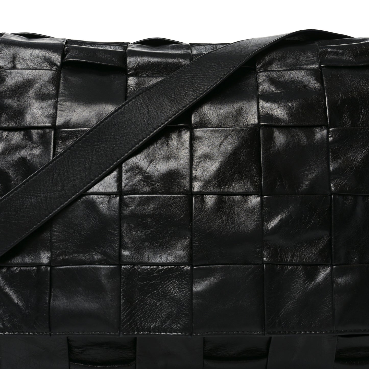 Paper Calfskin Maxi Intreccio Large Cassette Crossbody Bag Black