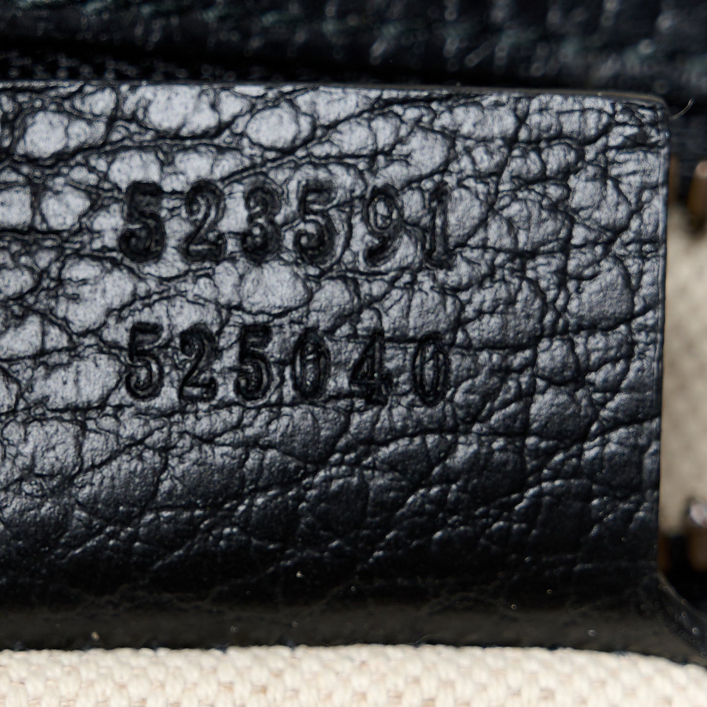 Grained Calfskin Logo Messenger Bag Black
