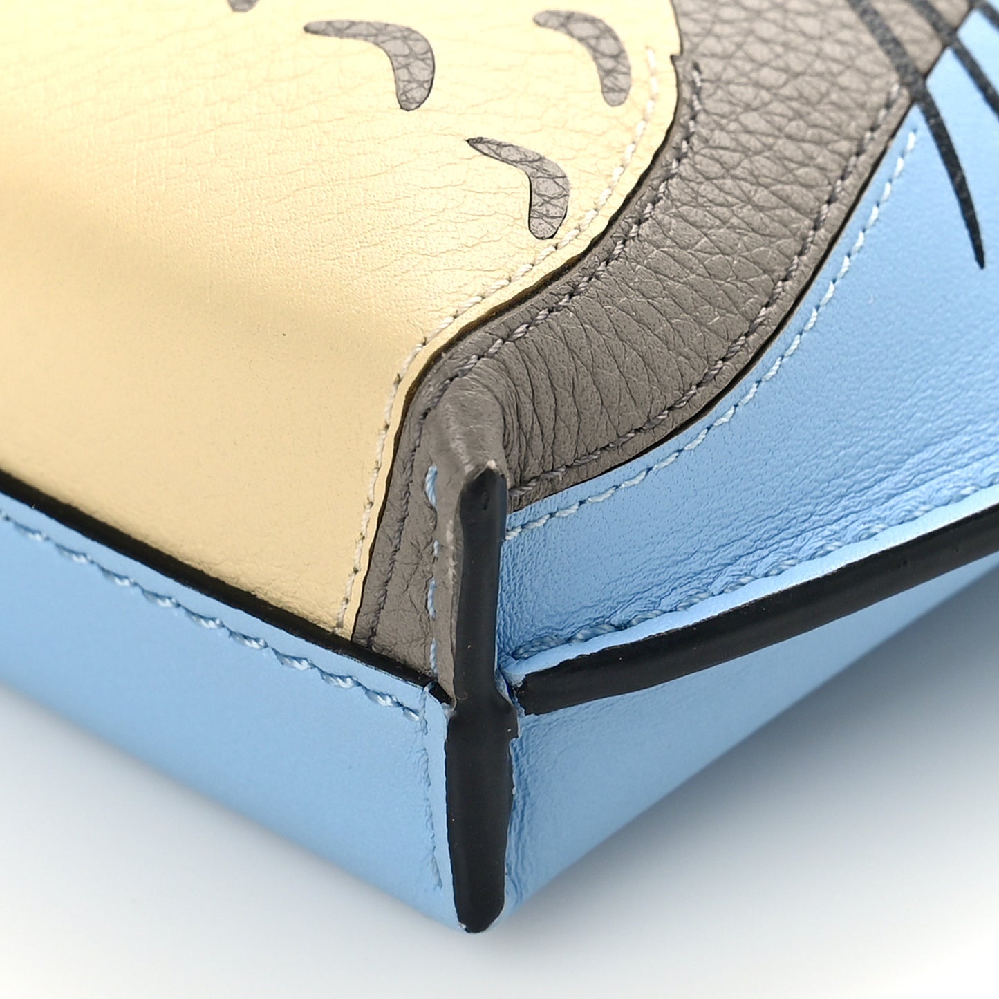X MY NEIGHBOR TOTORO Calfskin Gate Pocket Blue Tan Multicolor