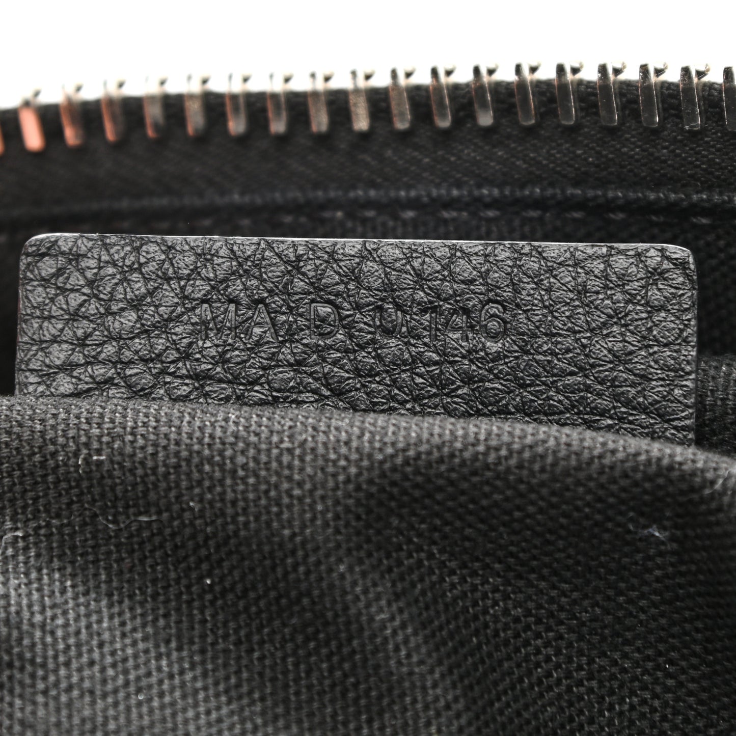 Pebbled Calfskin Small Nightingale Black