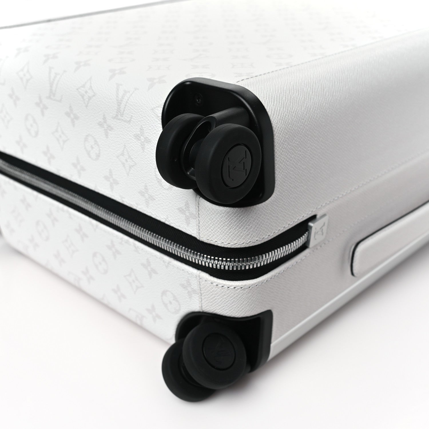 Louis Vuitton Taigarama Horizon 55 White 6 of 7