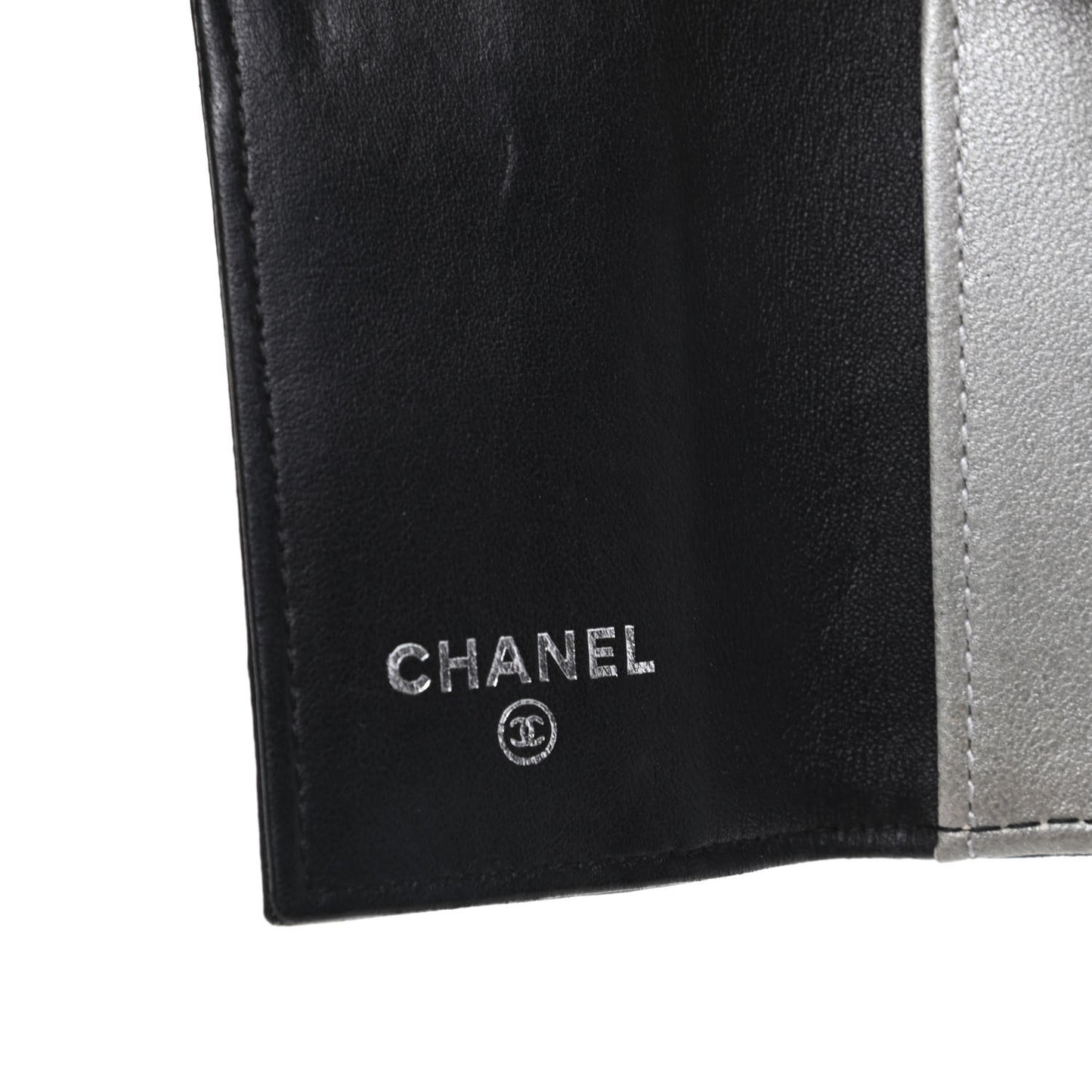 Lambskin Camellia Embossed 6 Key Holder Black
