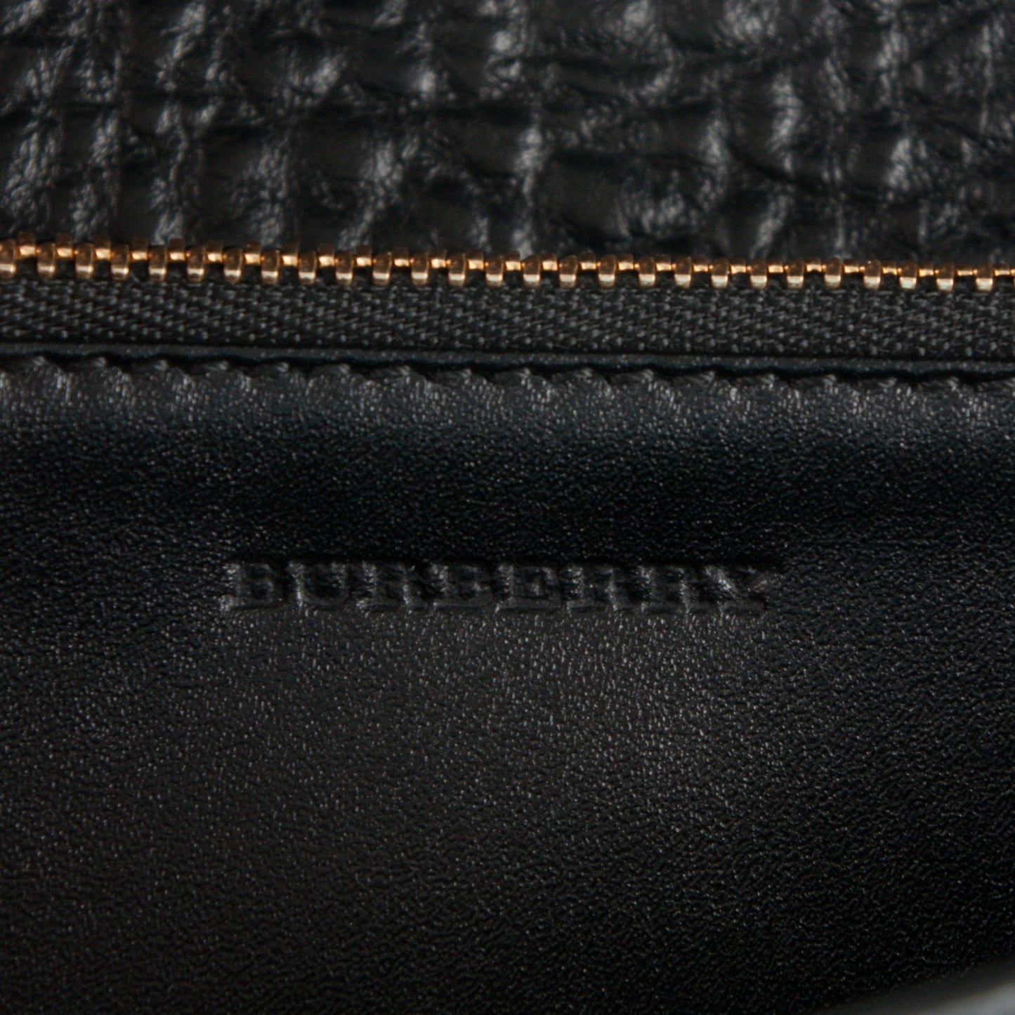 Signature Grain Small Madison Chain Clutch Black