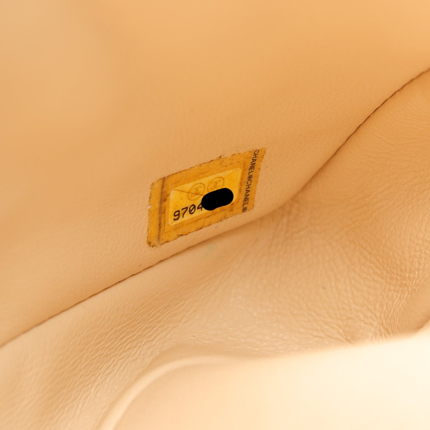 Caviar Quilted East West Flap Beige Clair