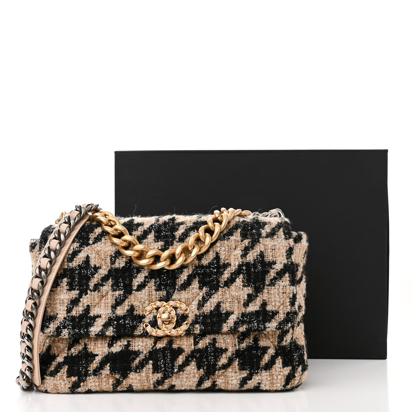 Tweed Large Chanel 19 Flap Beige Black