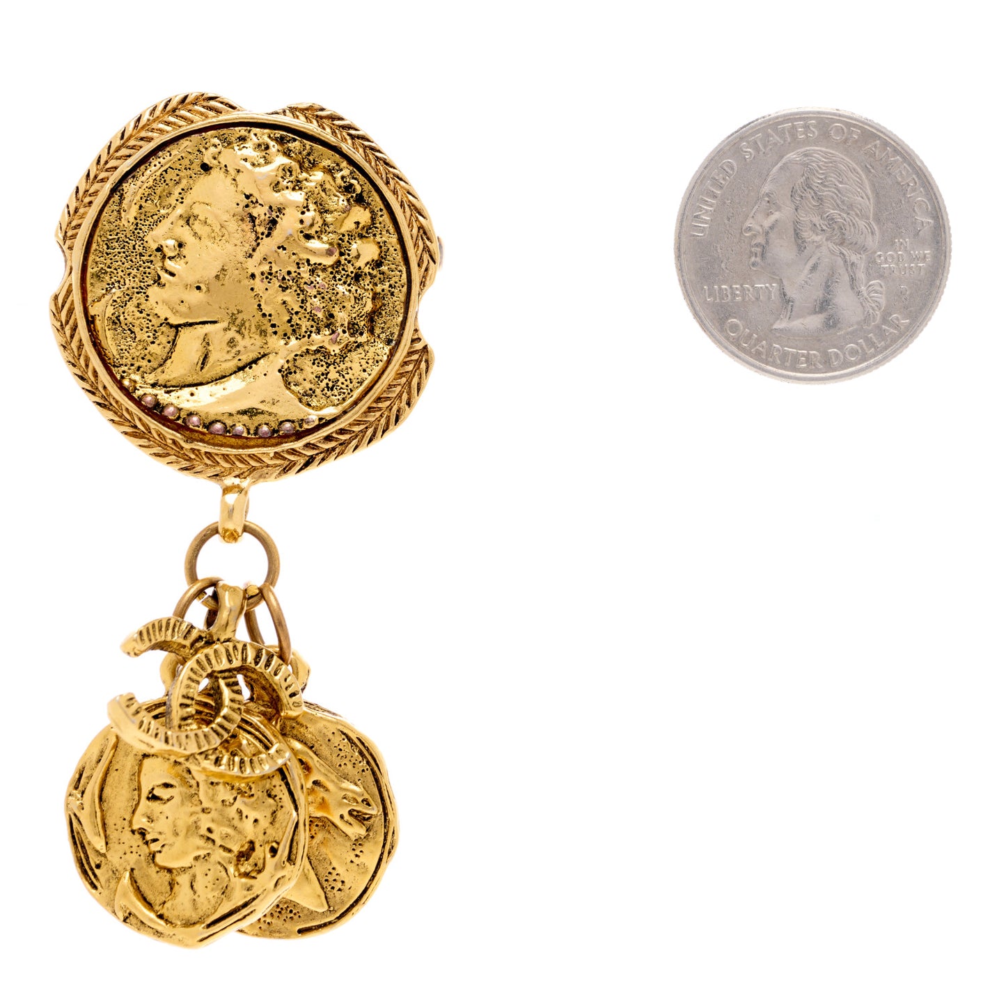 Metal CC Drop Medallion Brooch Gold