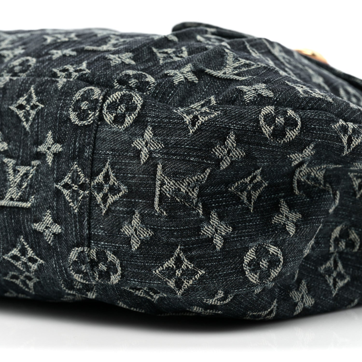 Louis Vuitton Denim Daily GM Gris Blue 7 of 9