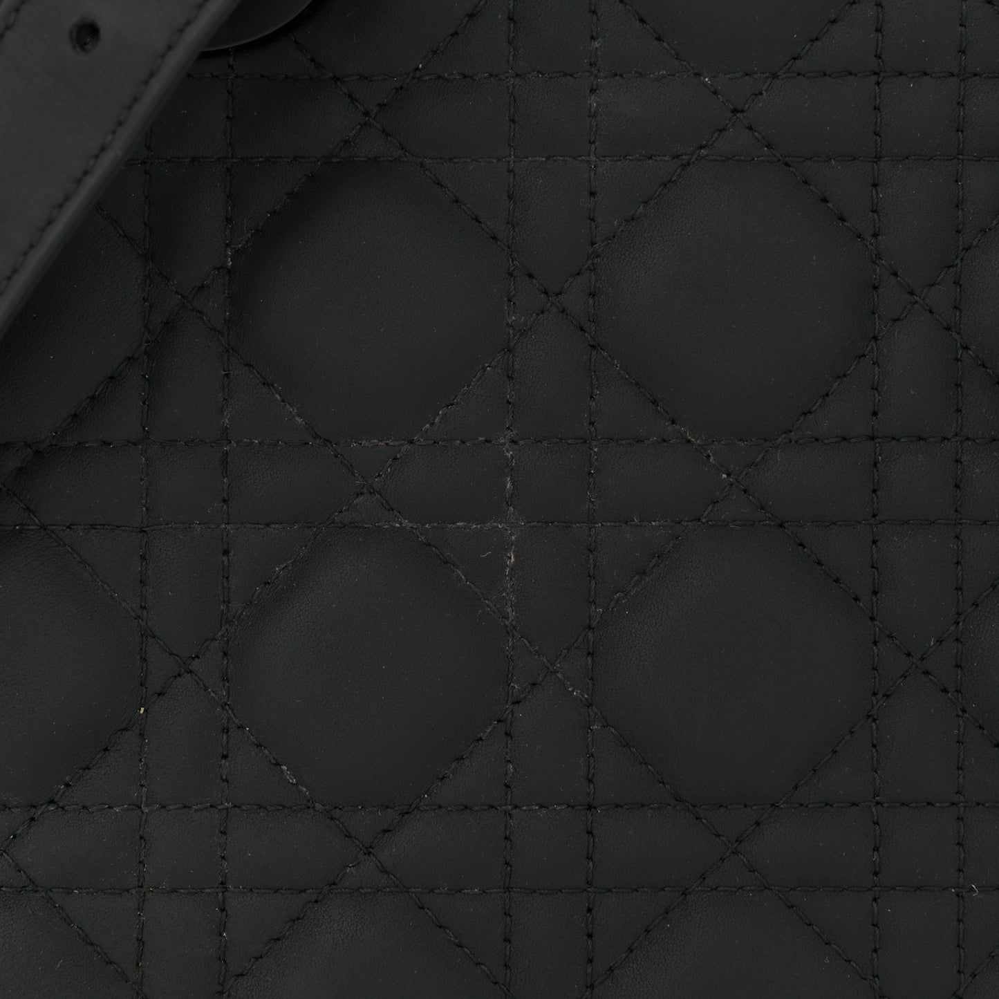 Ultra Matte Calfskin Cannage Medium Lady Dior Black