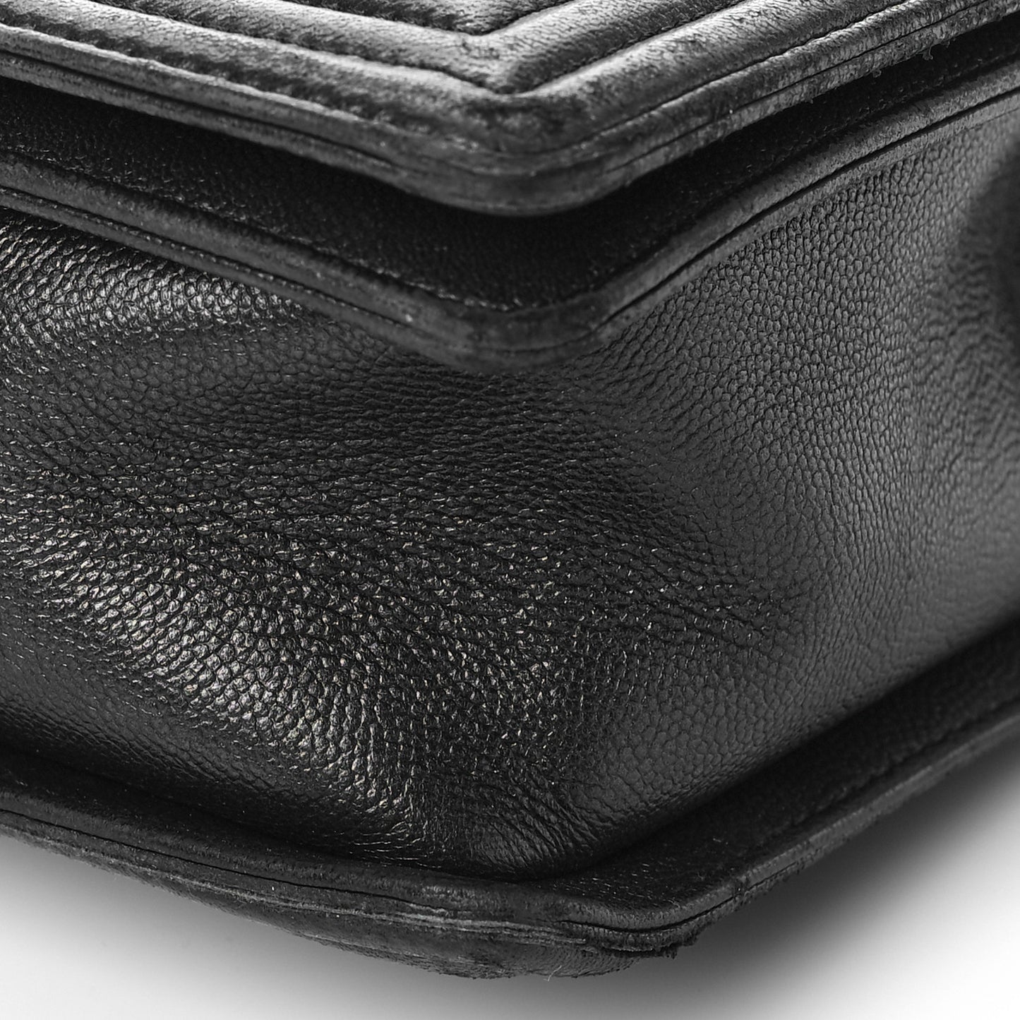 Caviar Quilted New Medium Boy Flap So Black