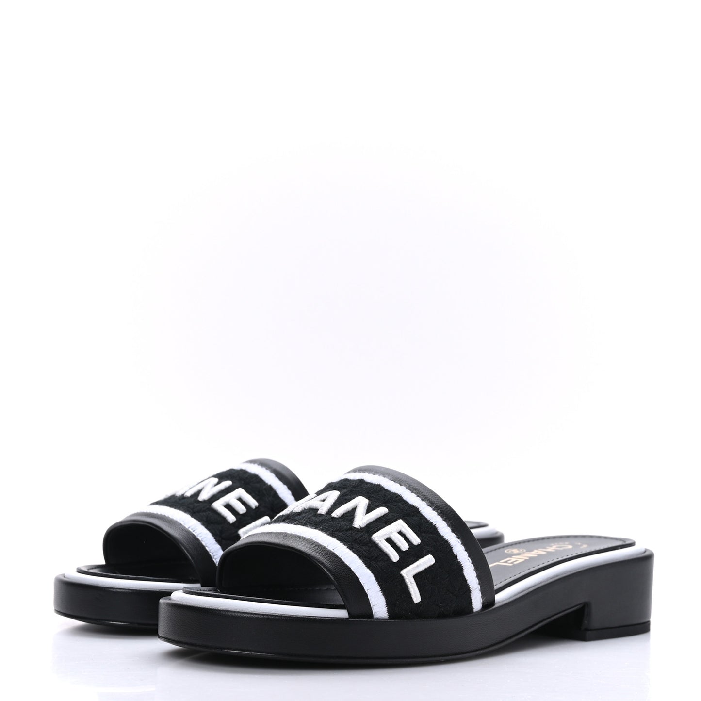 Lambskin Embroidered CC Mule Sandal 39 Black White