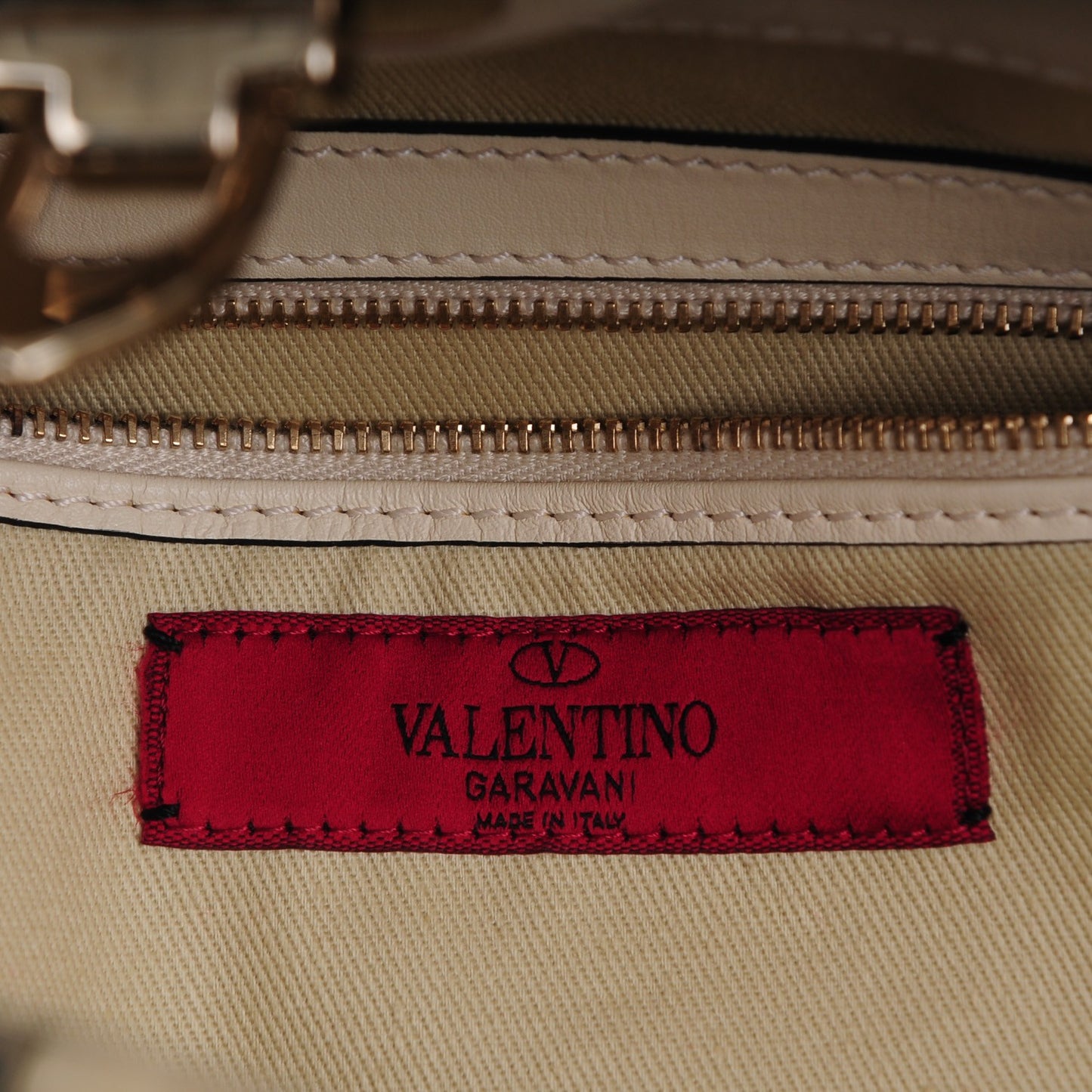 Vitello Large Rockstud All Over Flip-Lock Messenger Bag Light Ivory