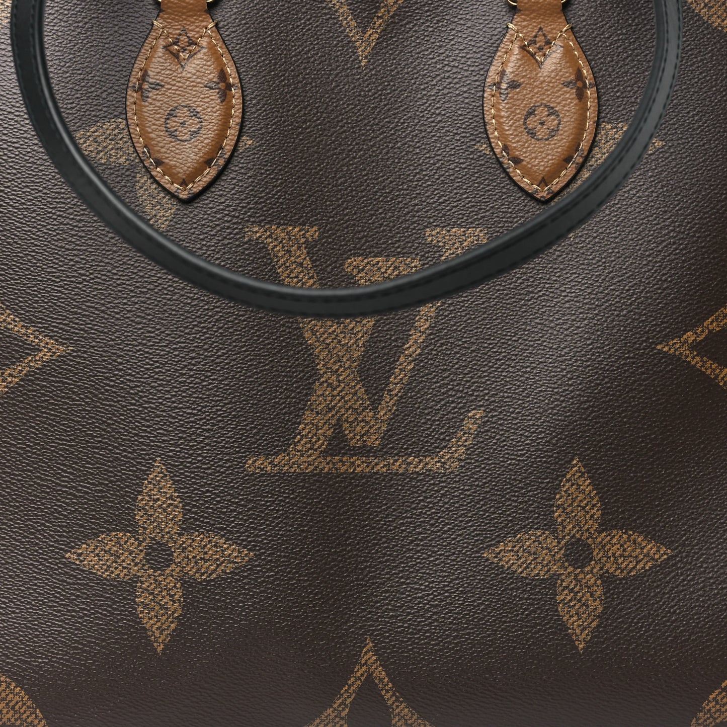 Reverse Monogram Giant Onthego MM
