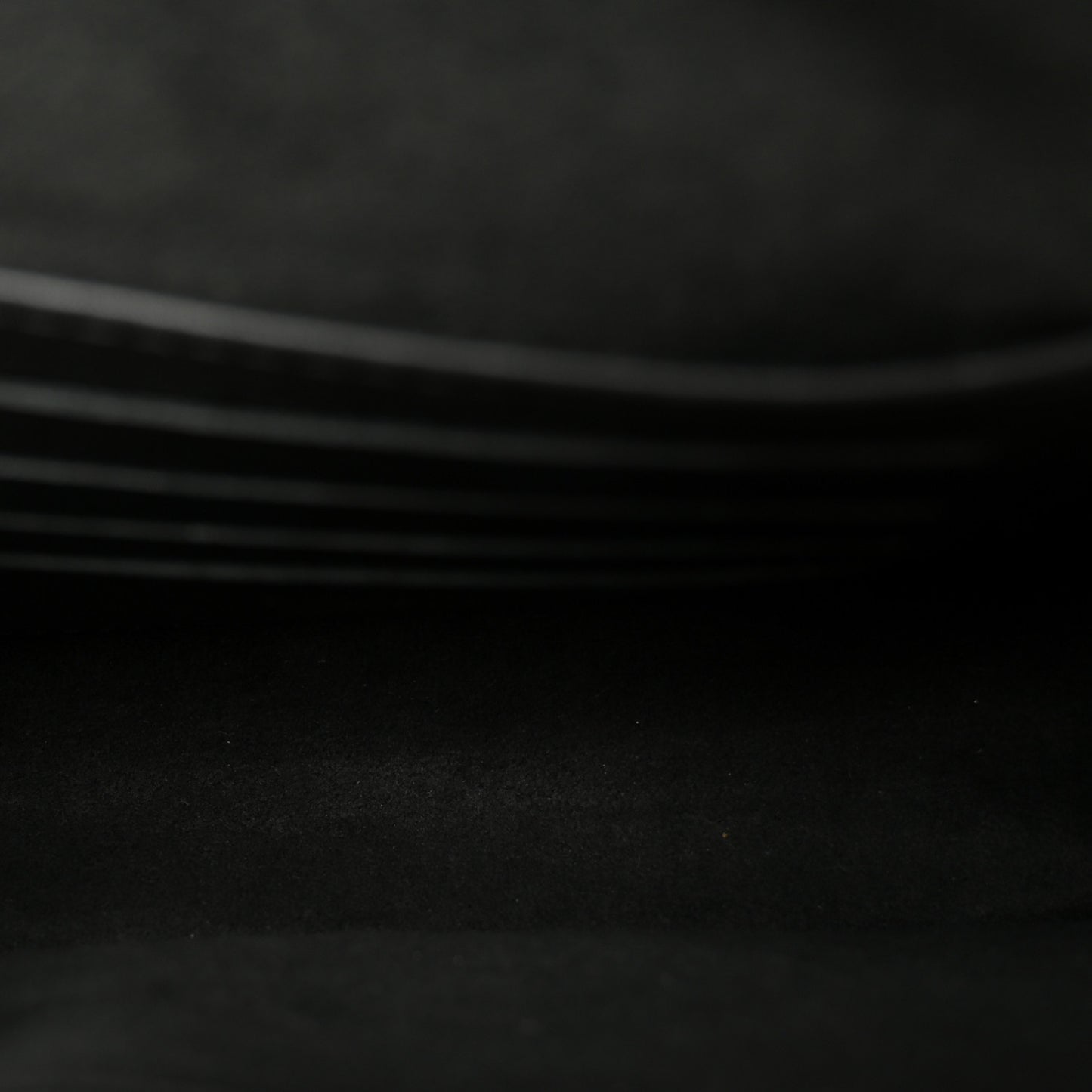 Reverse Monogram Dauphine Chain Wallet