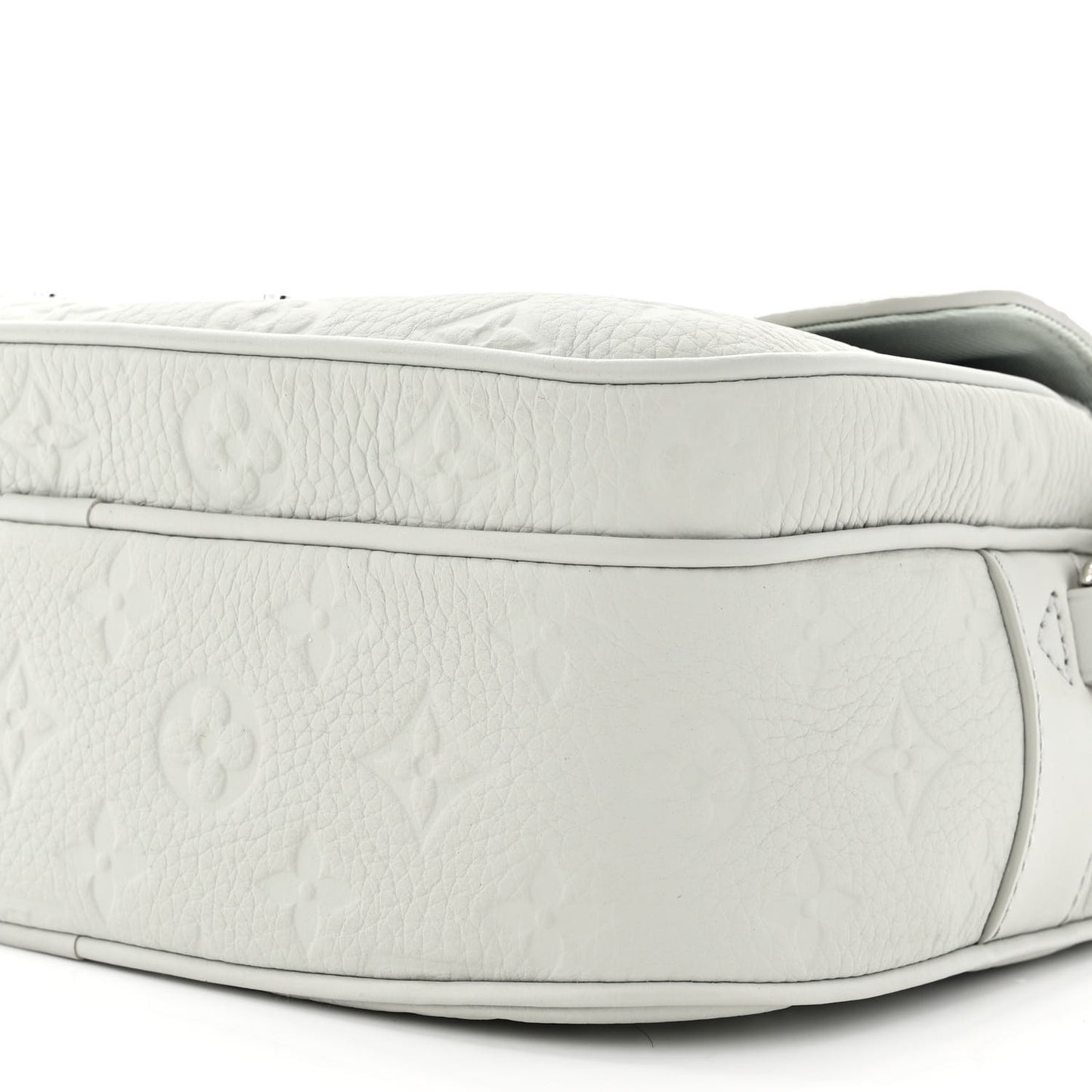Taurillon Monogram S Lock Messenger Mineral Gray