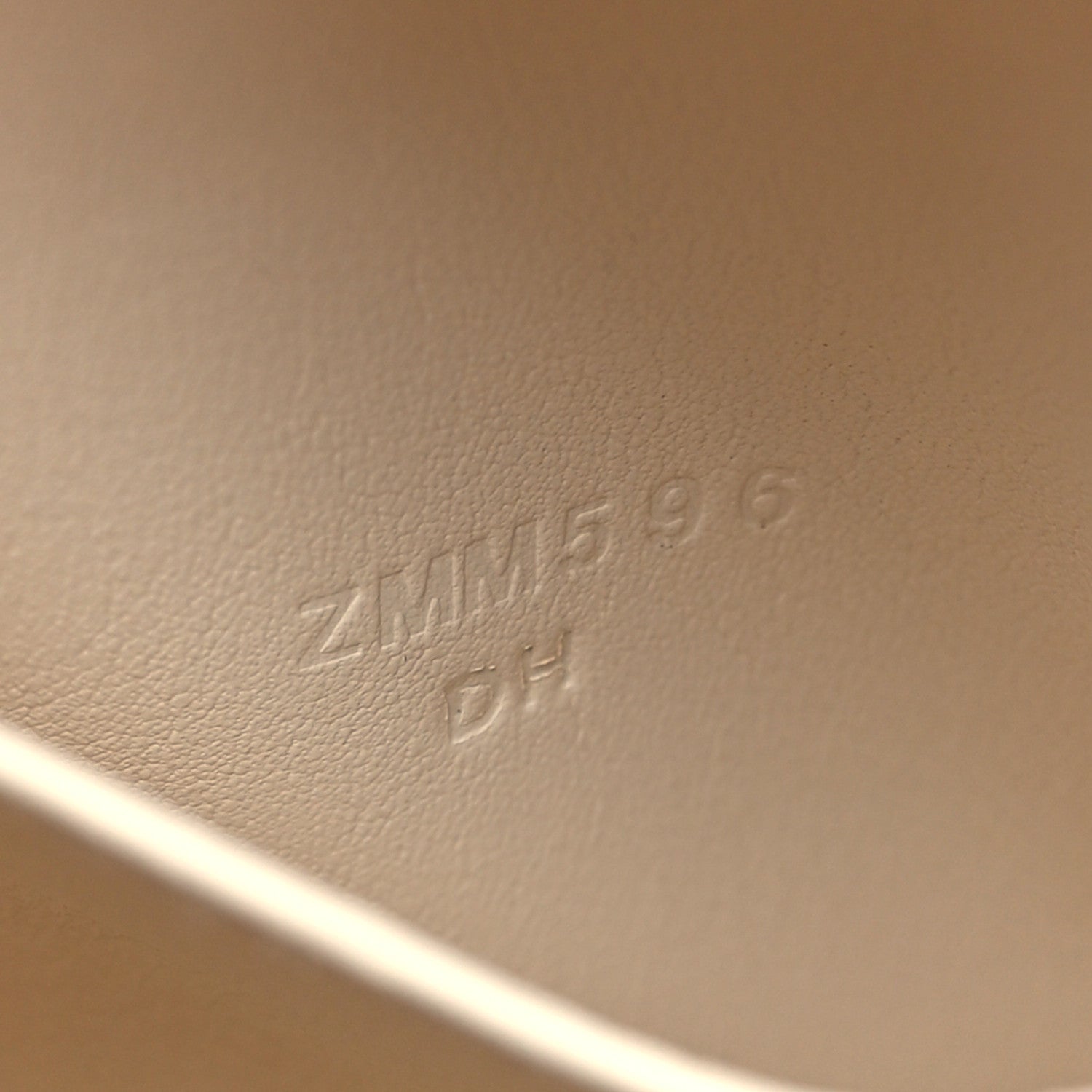 Hermes Taurillon Clemence Mini Lindy 20 Craie 7 of 10