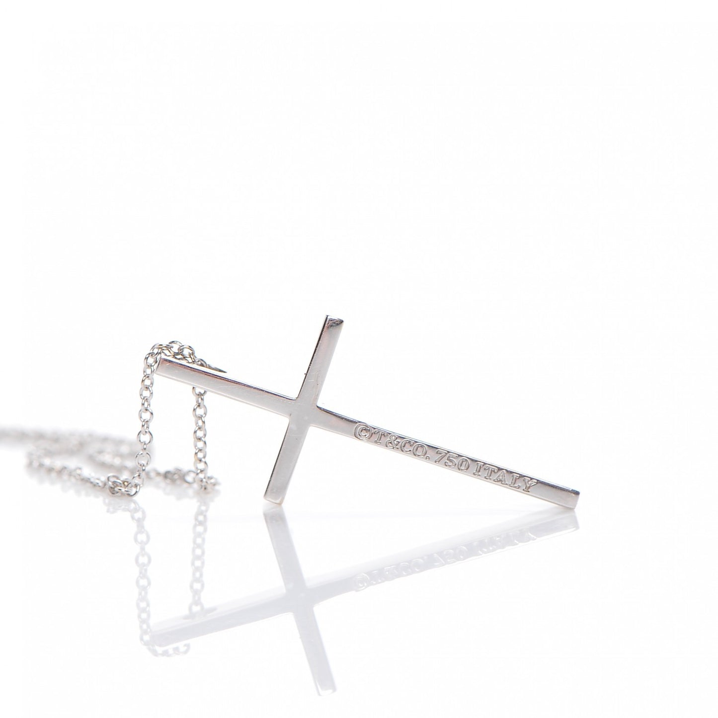 18K White Gold Metro Cross Pendant Necklace