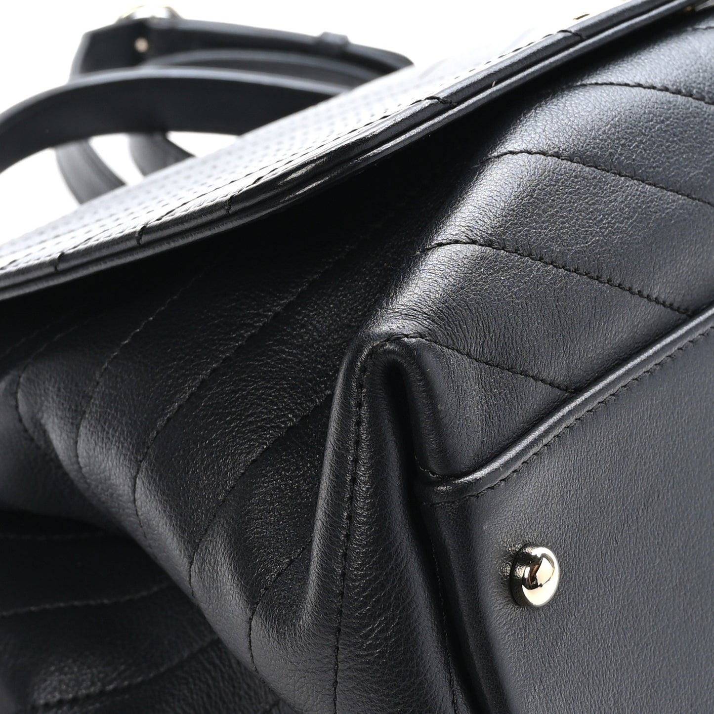 Grained Calfskin Chevron Stitched Medium Chic Top Handle Flap Black