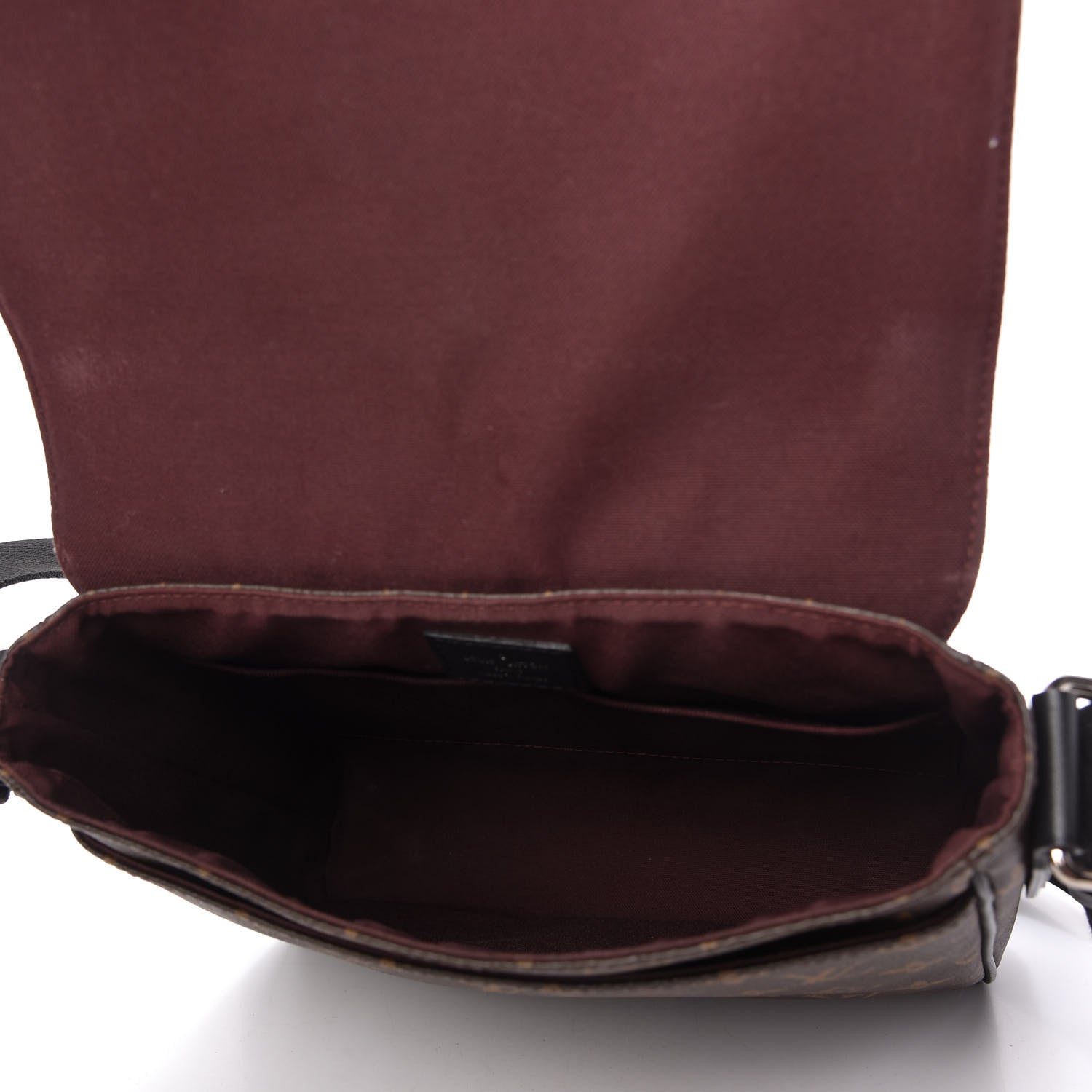 Louis Vuitton Monogram Macassar District PM 5 of 10