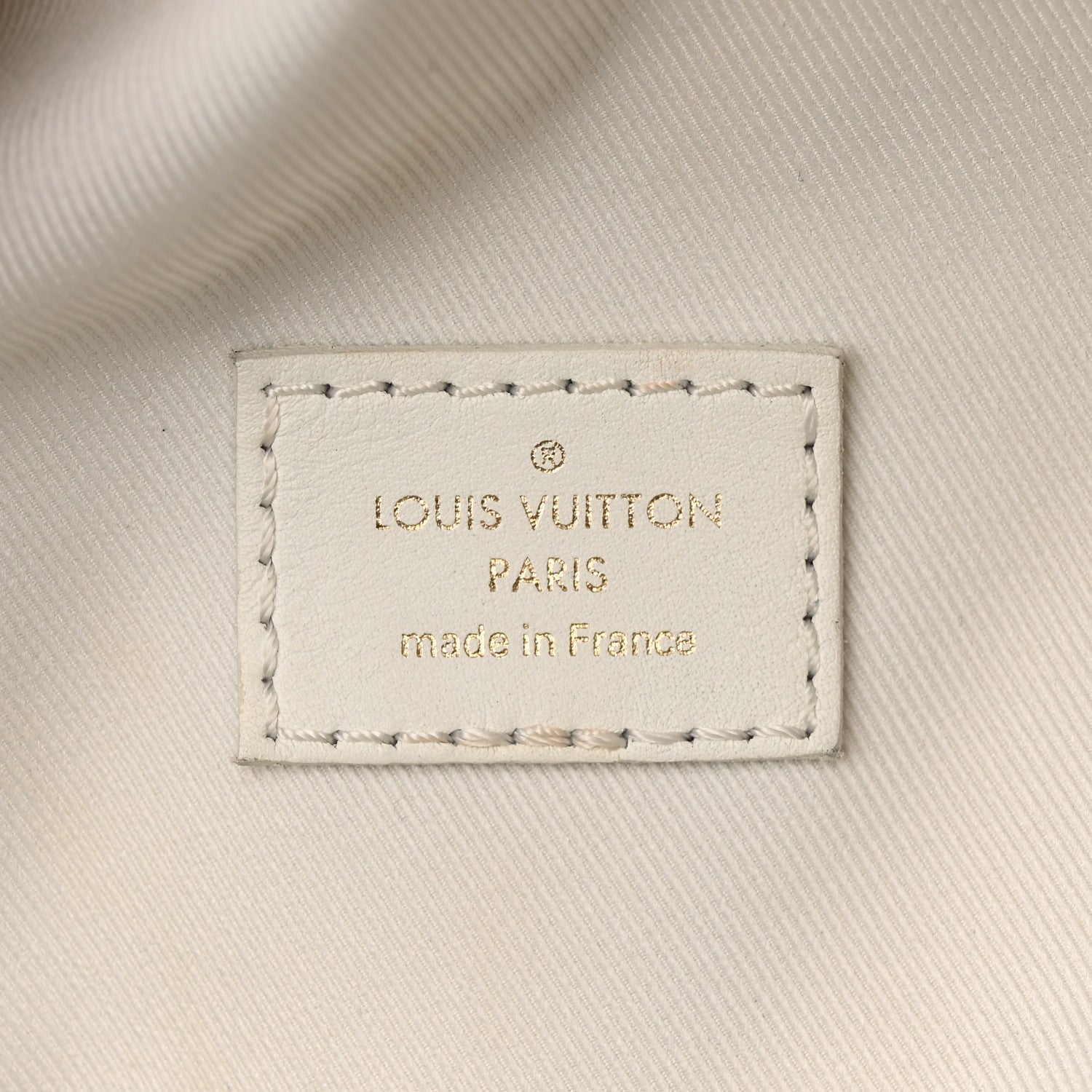 Louis Vuitton Calfskin Quilted New Wave Bumbag White 6 of 11