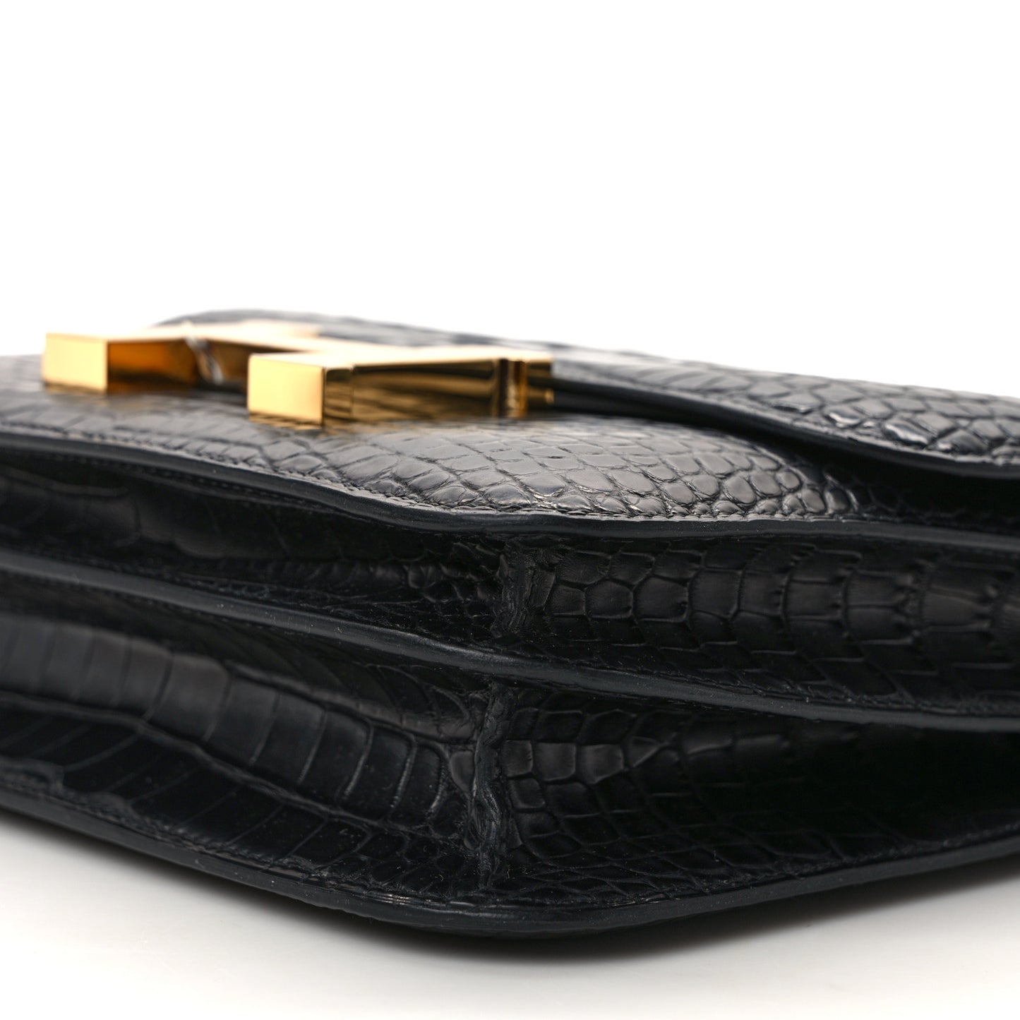 Matte Alligator Constance 18 Black