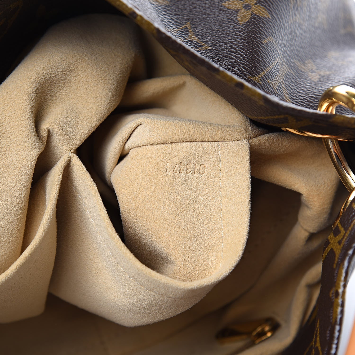 Louis Vuitton Monogram Artsy MM 7 of 11