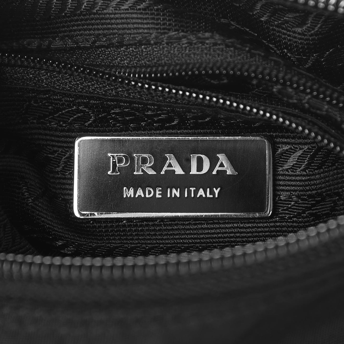 Nylon Vela Messenger Black