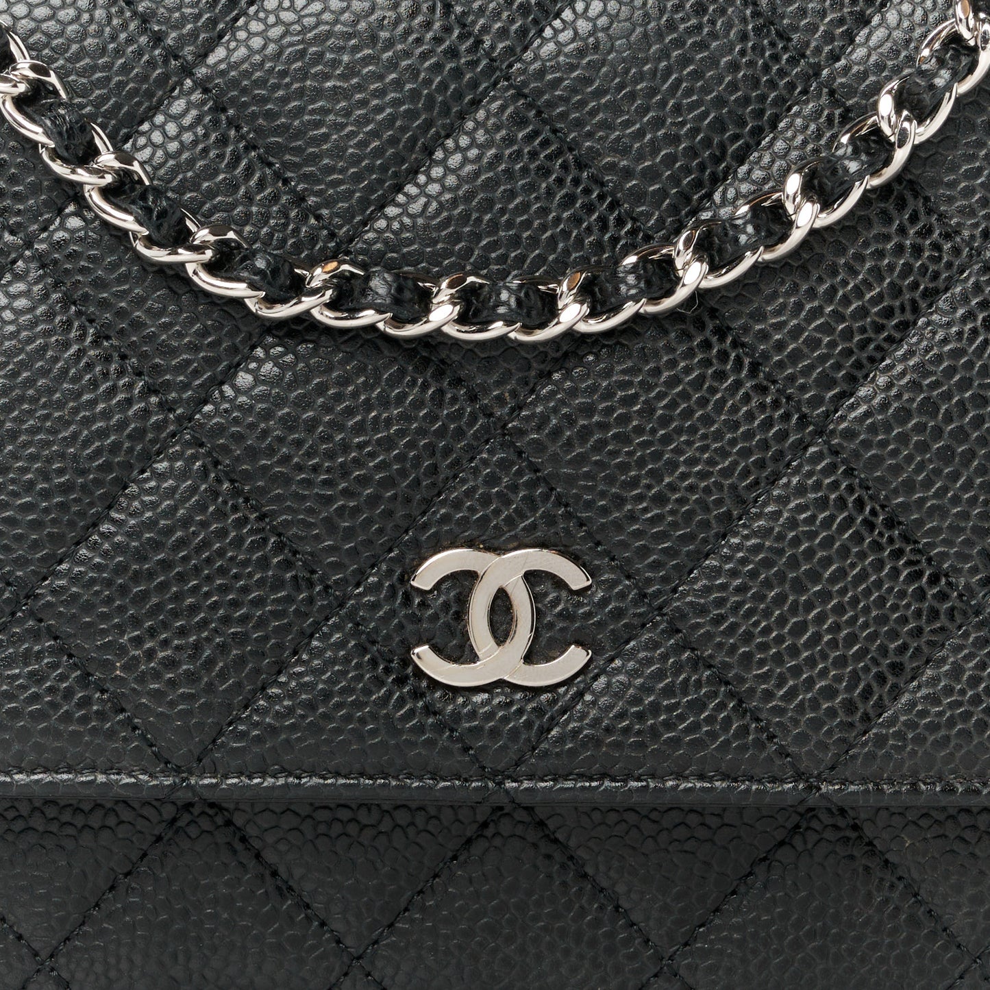 Caviar Quilted Wallet on Chain WOC Black