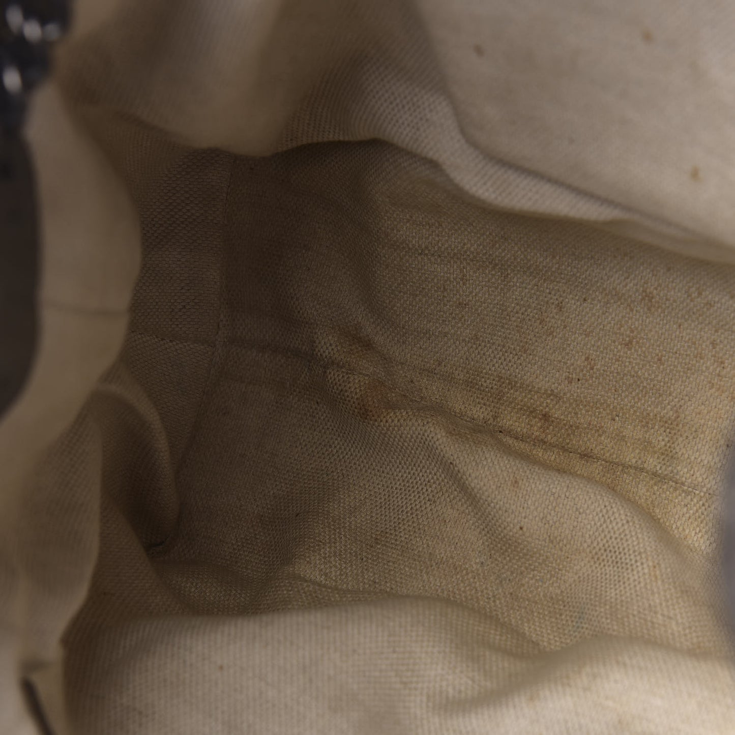 Metallic Pebbled Calfskin Medium Soho Chain Shoulder Bag Sasso