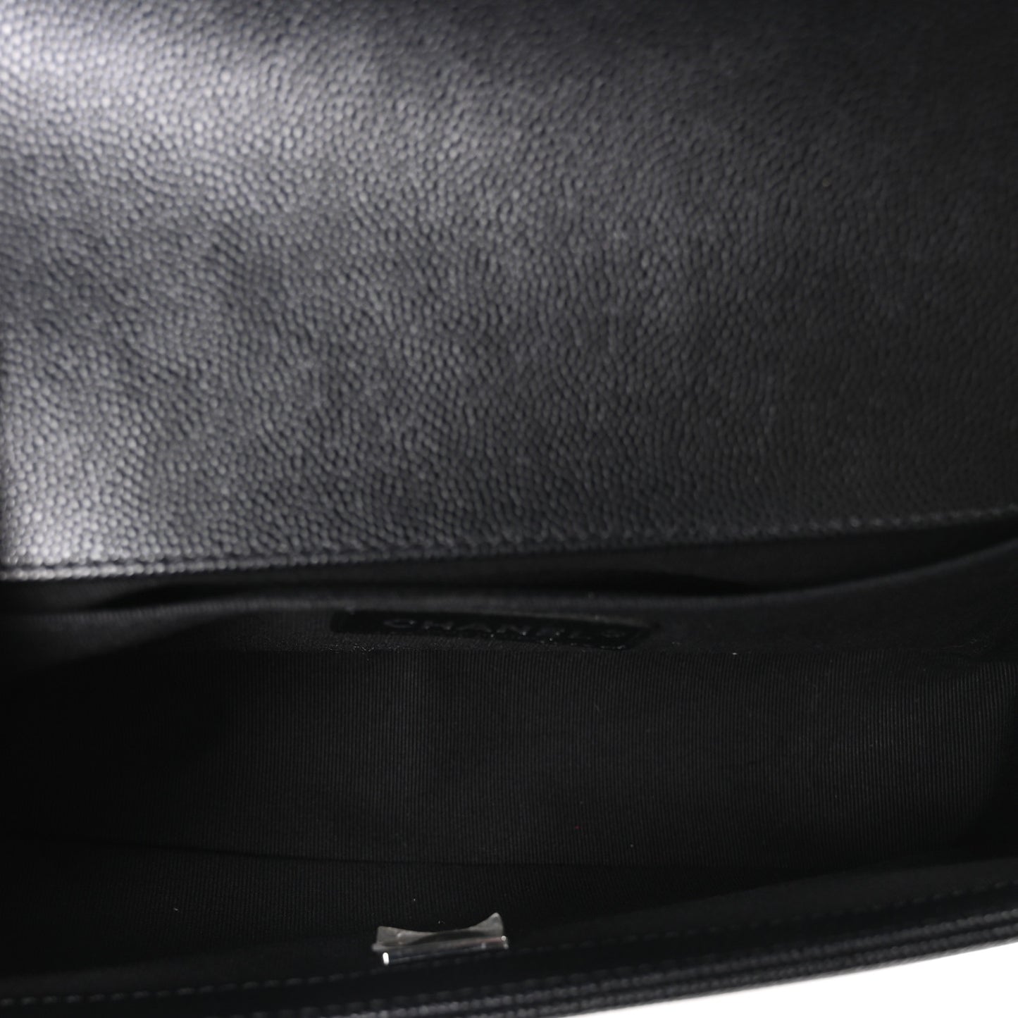 Caviar Quilted Medium Boy Flap Black