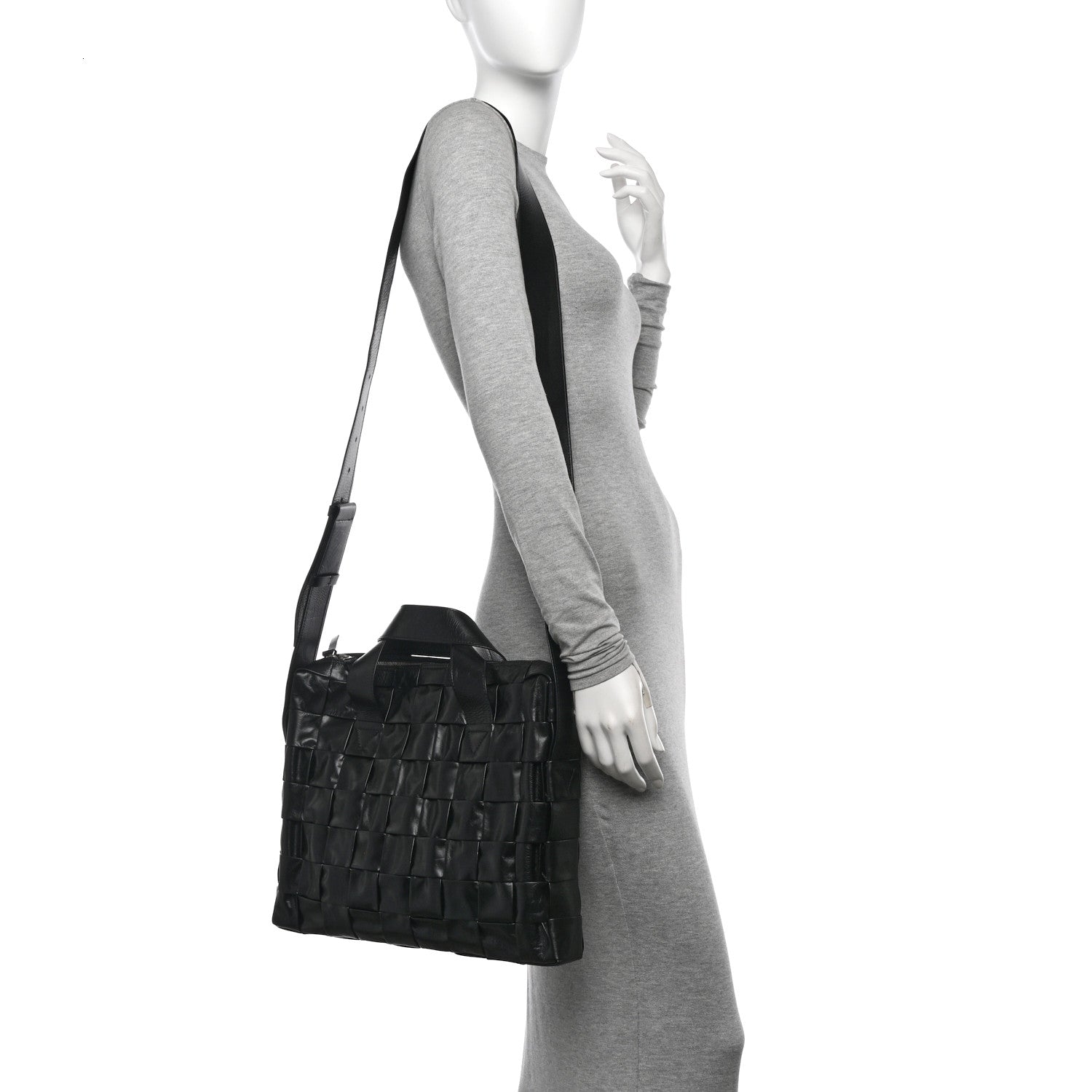 Bottega Veneta Paper Calfskin Maxi Intrecciato The Cassette Case Black 2 of 11