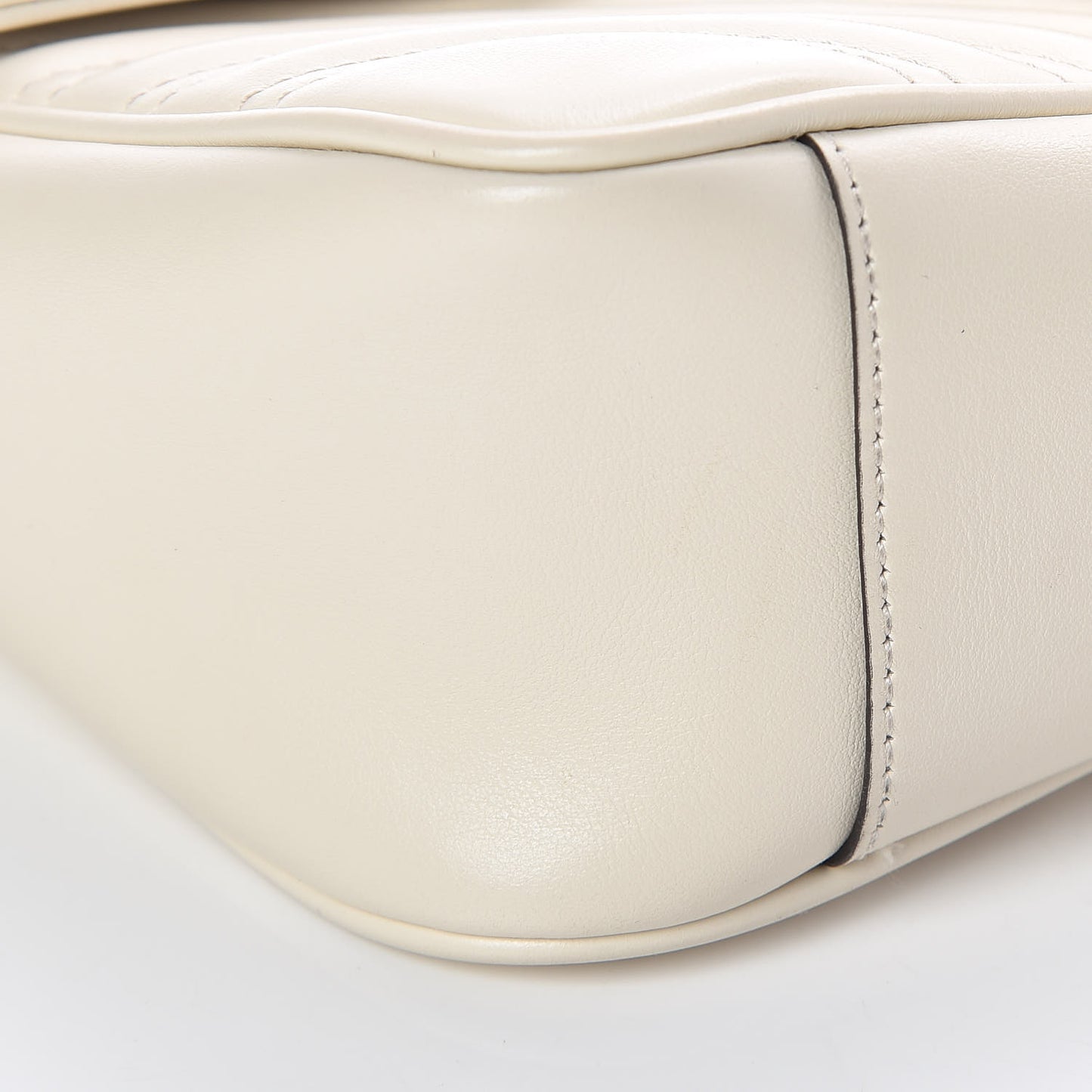 Calfskin Matelasse Small GG Marmont Shoulder Bag White