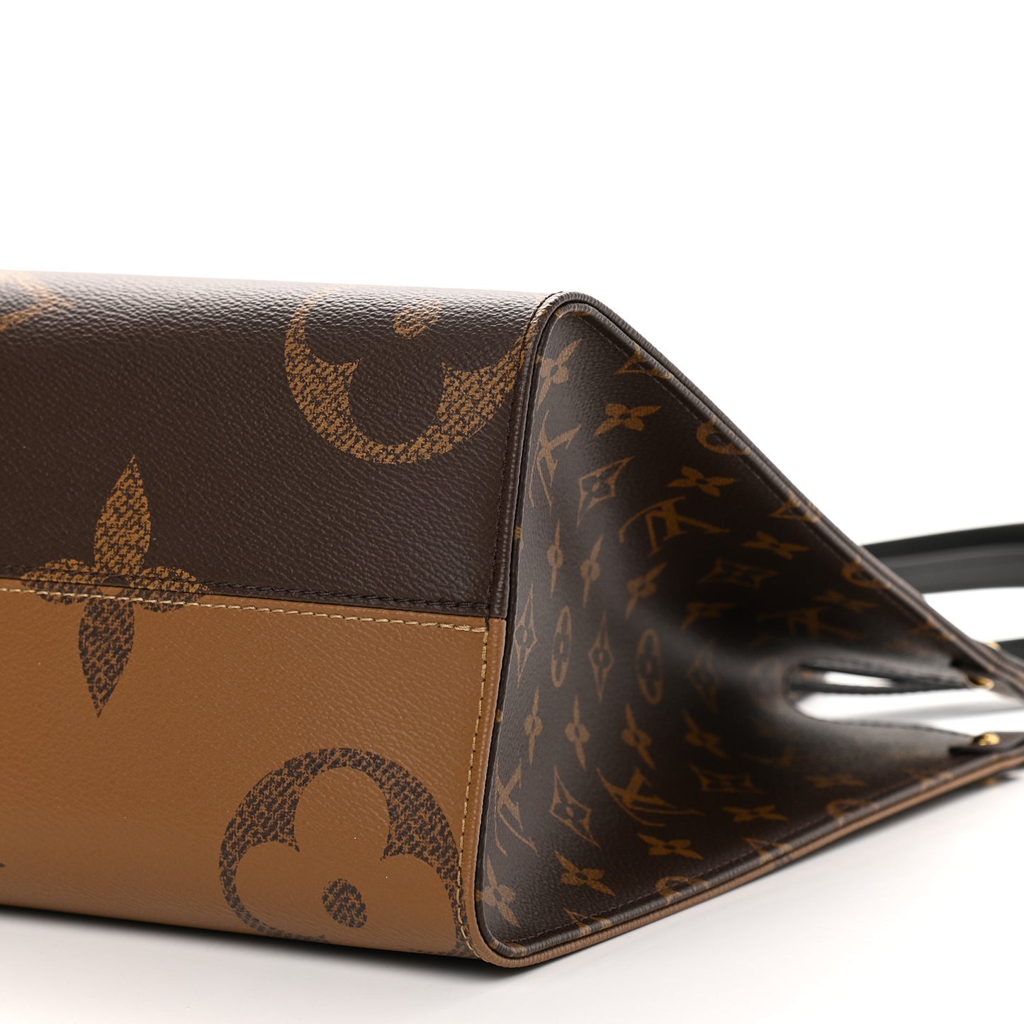 Reverse Monogram Giant Onthego MM