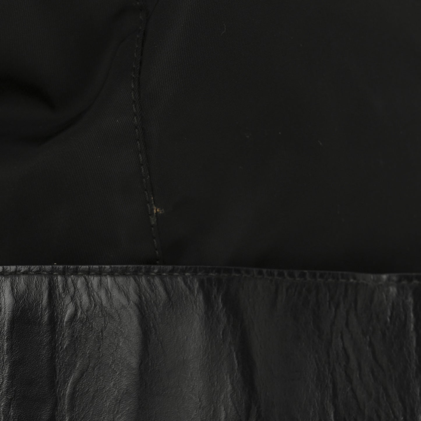 Tessuto Nylon Saffiano Vela Messenger Bag Black