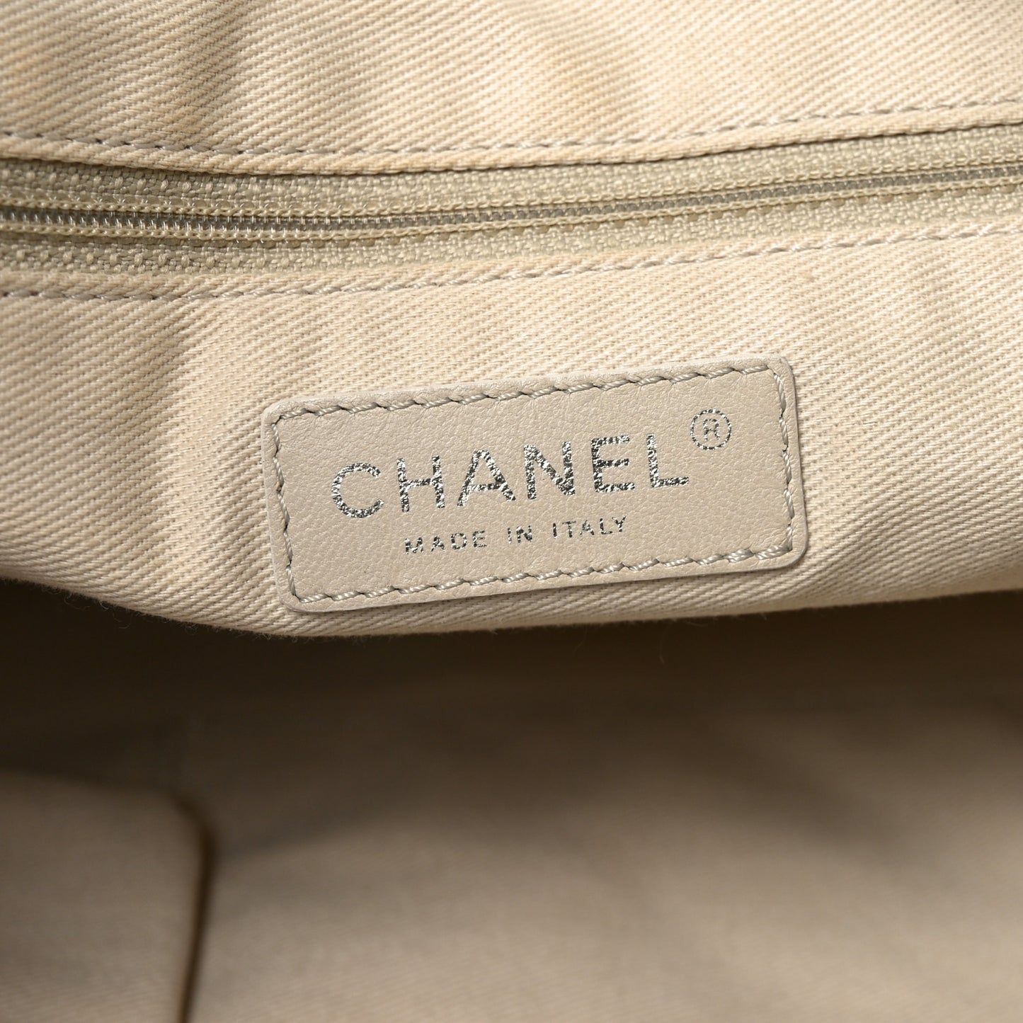 Caviar Stitched CC Pocket Tote White