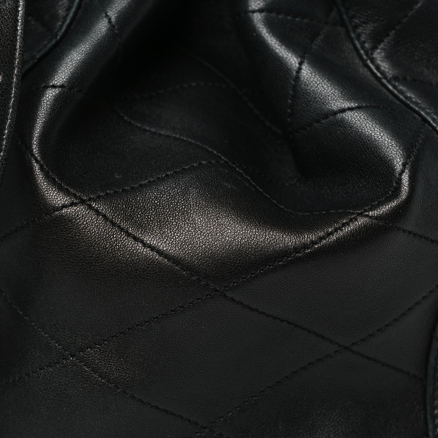 Lambskin Quilted Le Maillon Bucket Bag Black