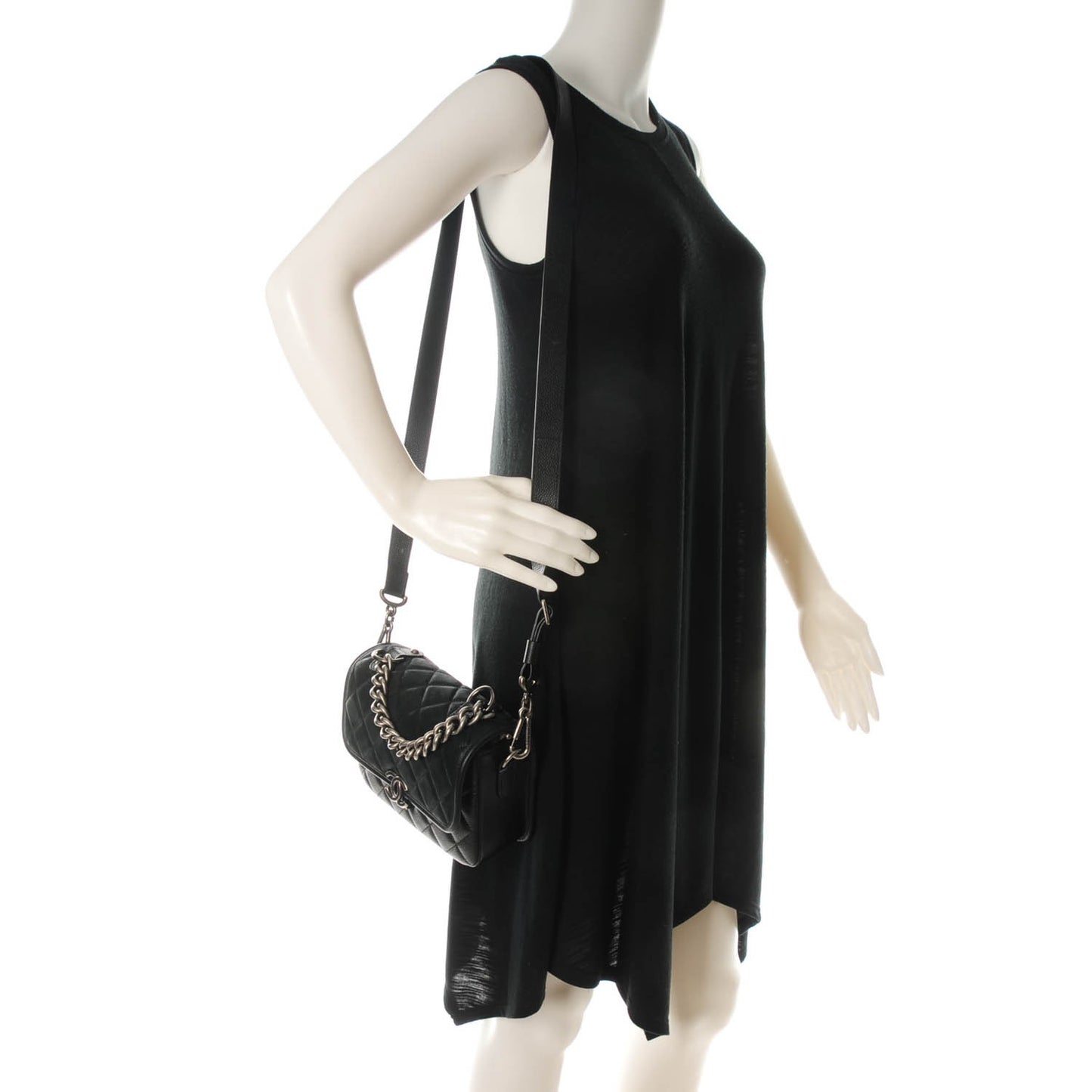 Caviar Iridescent Calfskin Quilted Small Daily Carry Messenger Black