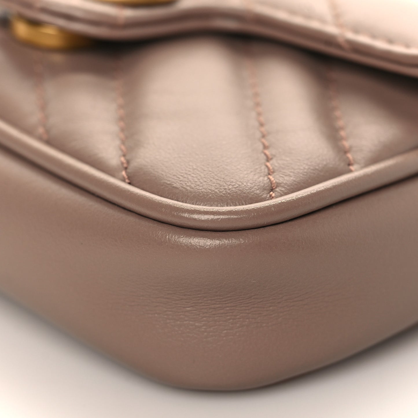 Calfskin Matelasse Heart GG Marmont 2.0 Coin Purse On A Chain Porcelain Rose