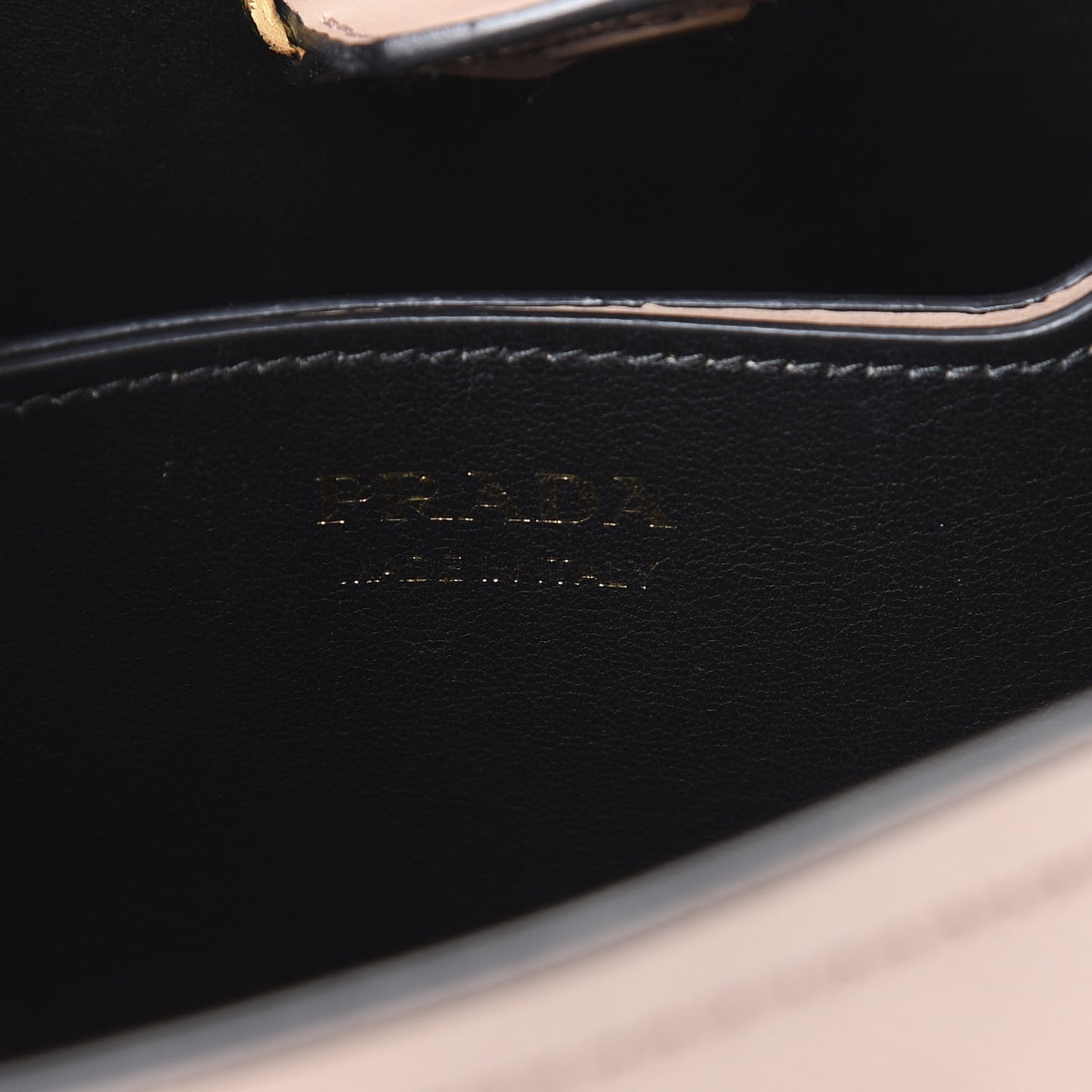 Saffiano Cuir Medium Panier Bucket Bag Cipria Black