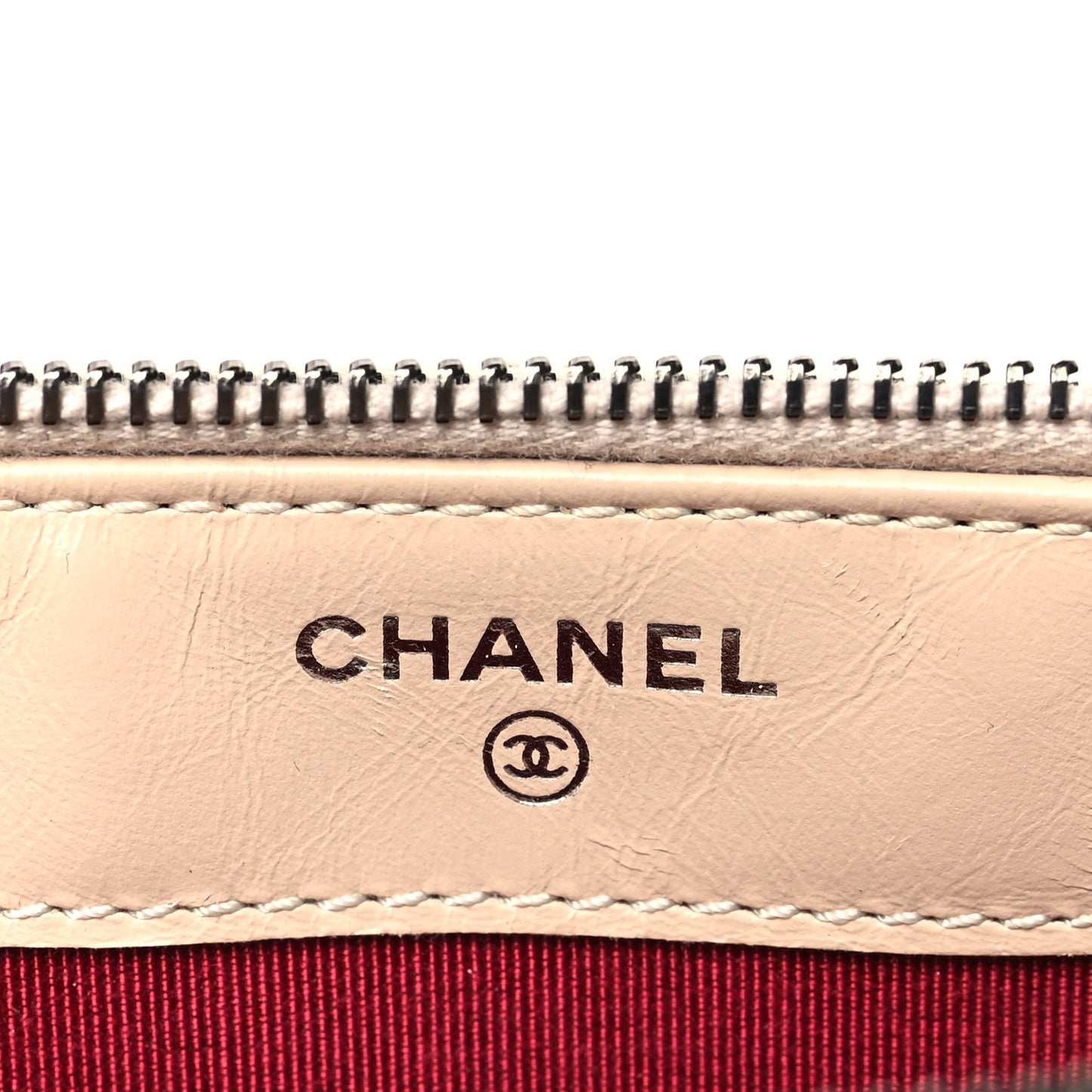 Aged Calfskin Quilted Small Gabrielle Clutch With Chain Beige Black