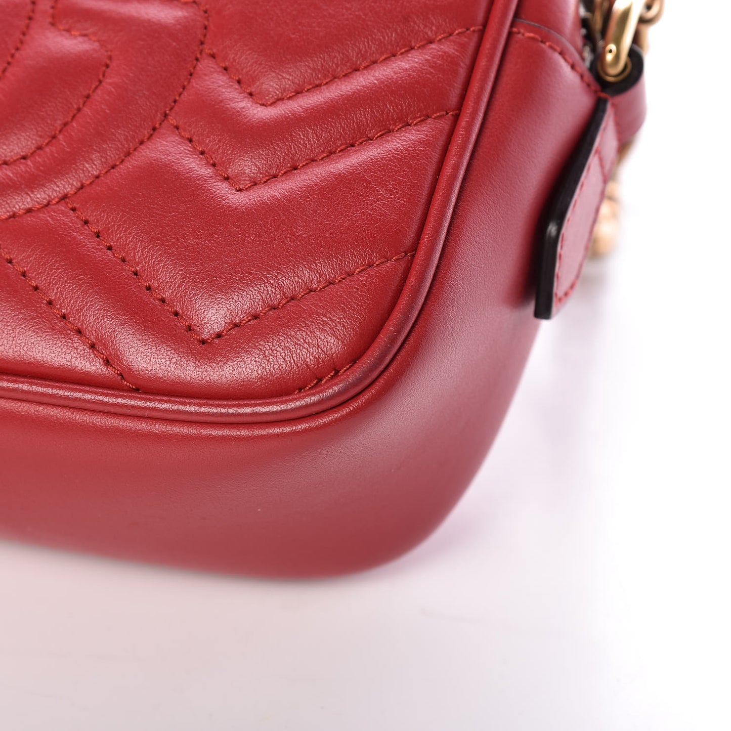 Calfskin Matelasse Mini GG Marmont Chain Shoulder Bag Hibiscus Red