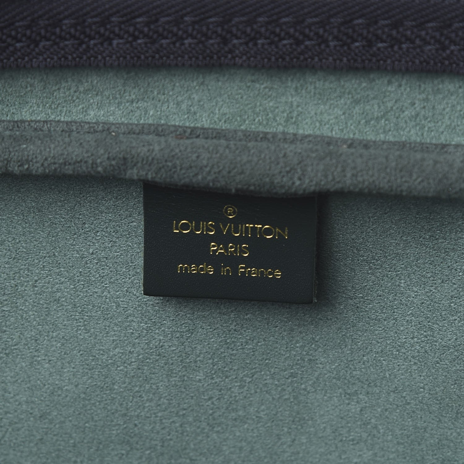 Louis Vuitton Taiga Kendall PM Epicea 5 of 12