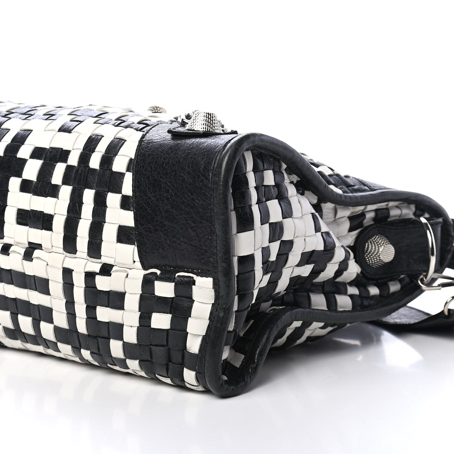 Agneau Lattice Woven Giant 21 City Black White