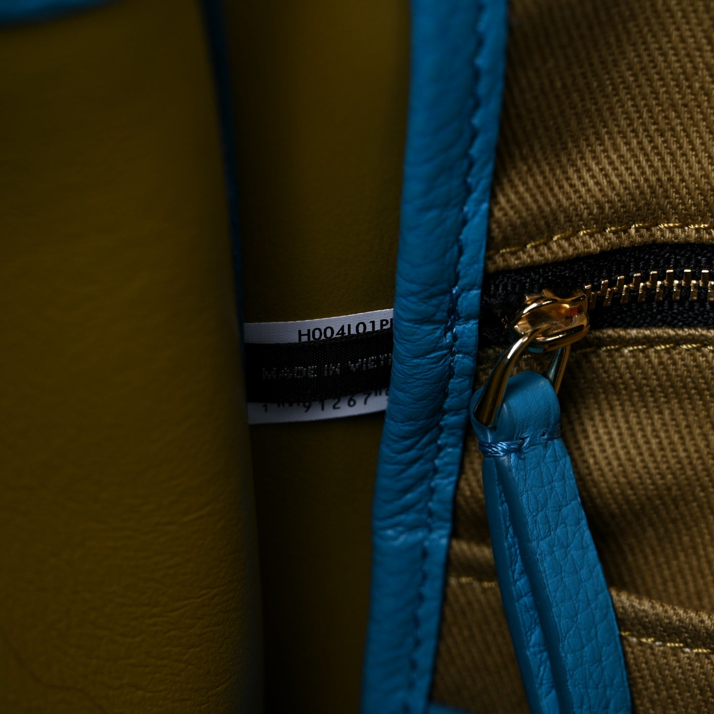 Grained Calfskin Small The Tote Bag Barrier Reef