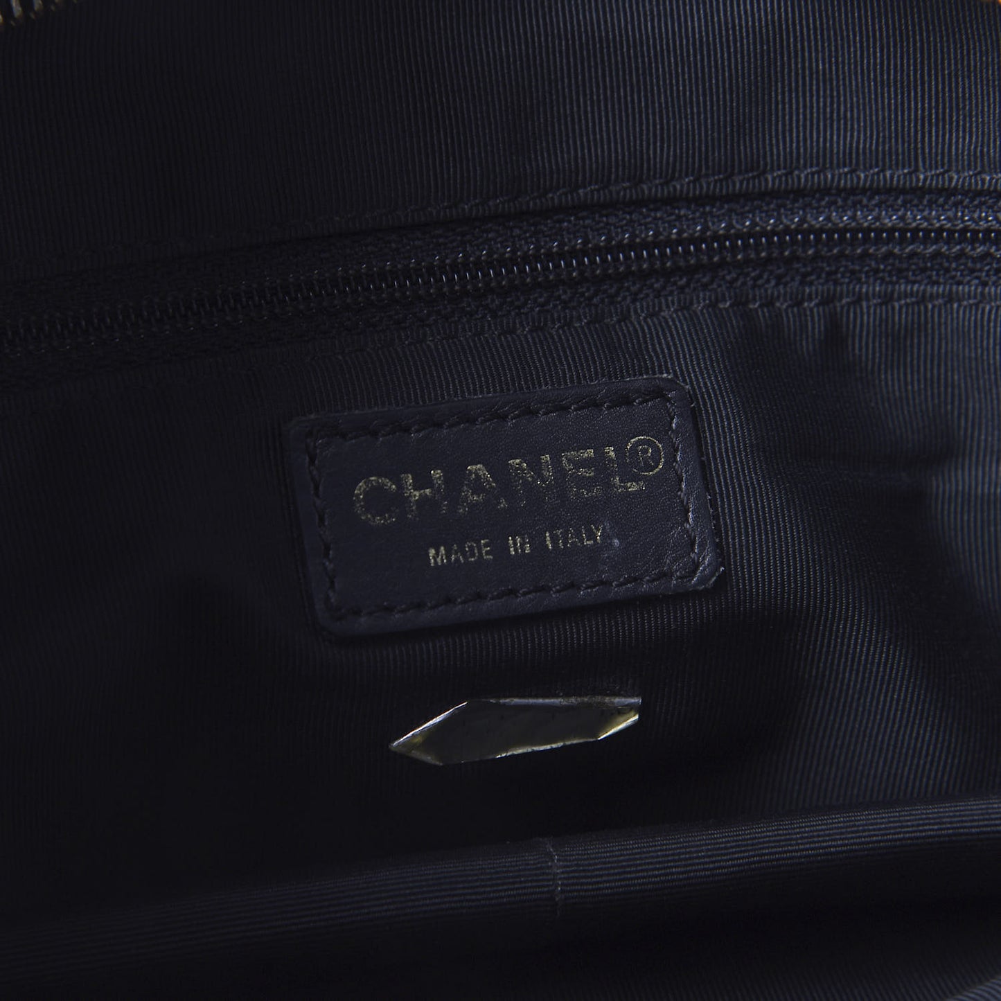 Caviar Quilted Petit Timeless Tote PTT Black